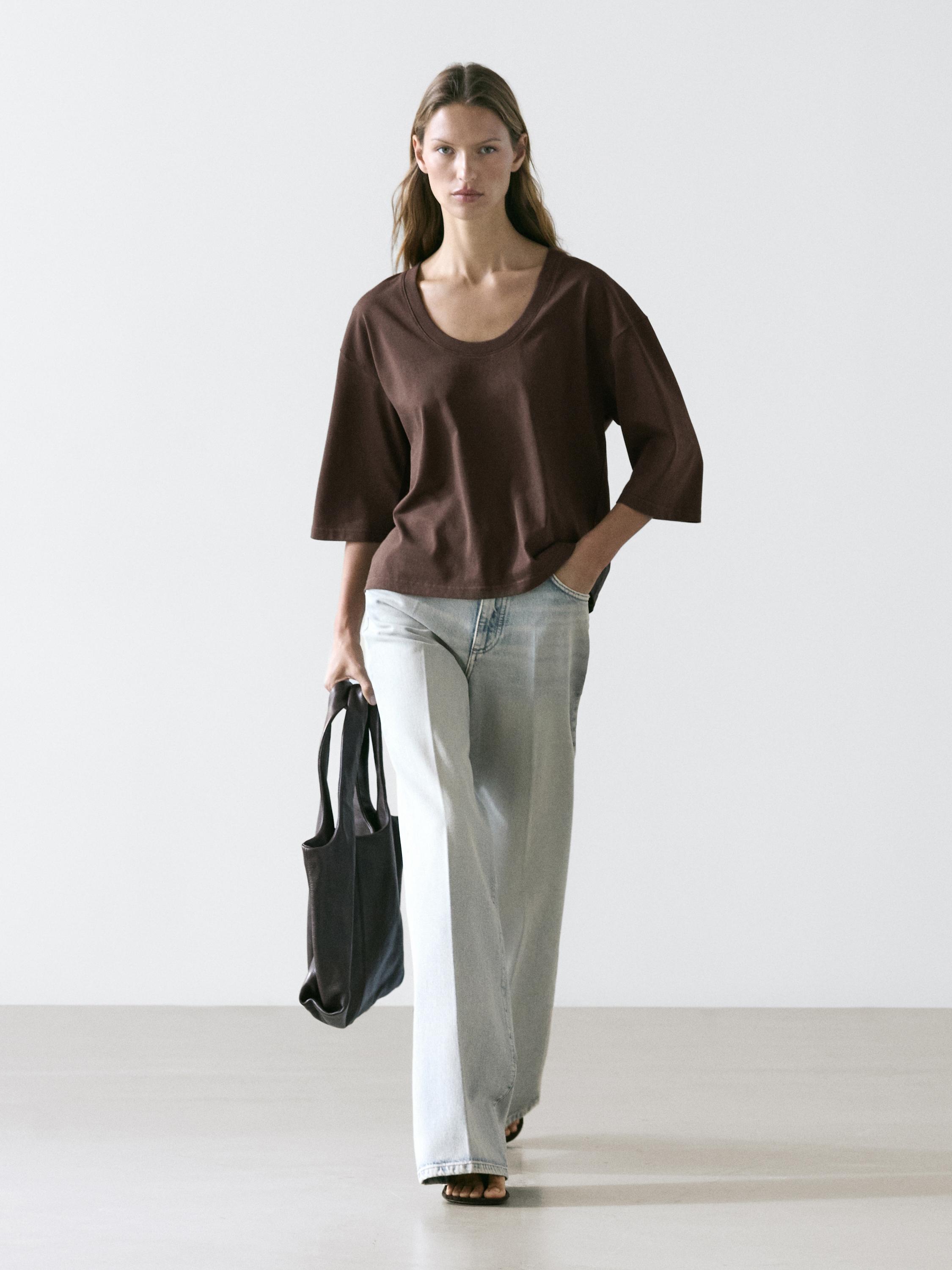 100% cotton scoop neck T-shirt