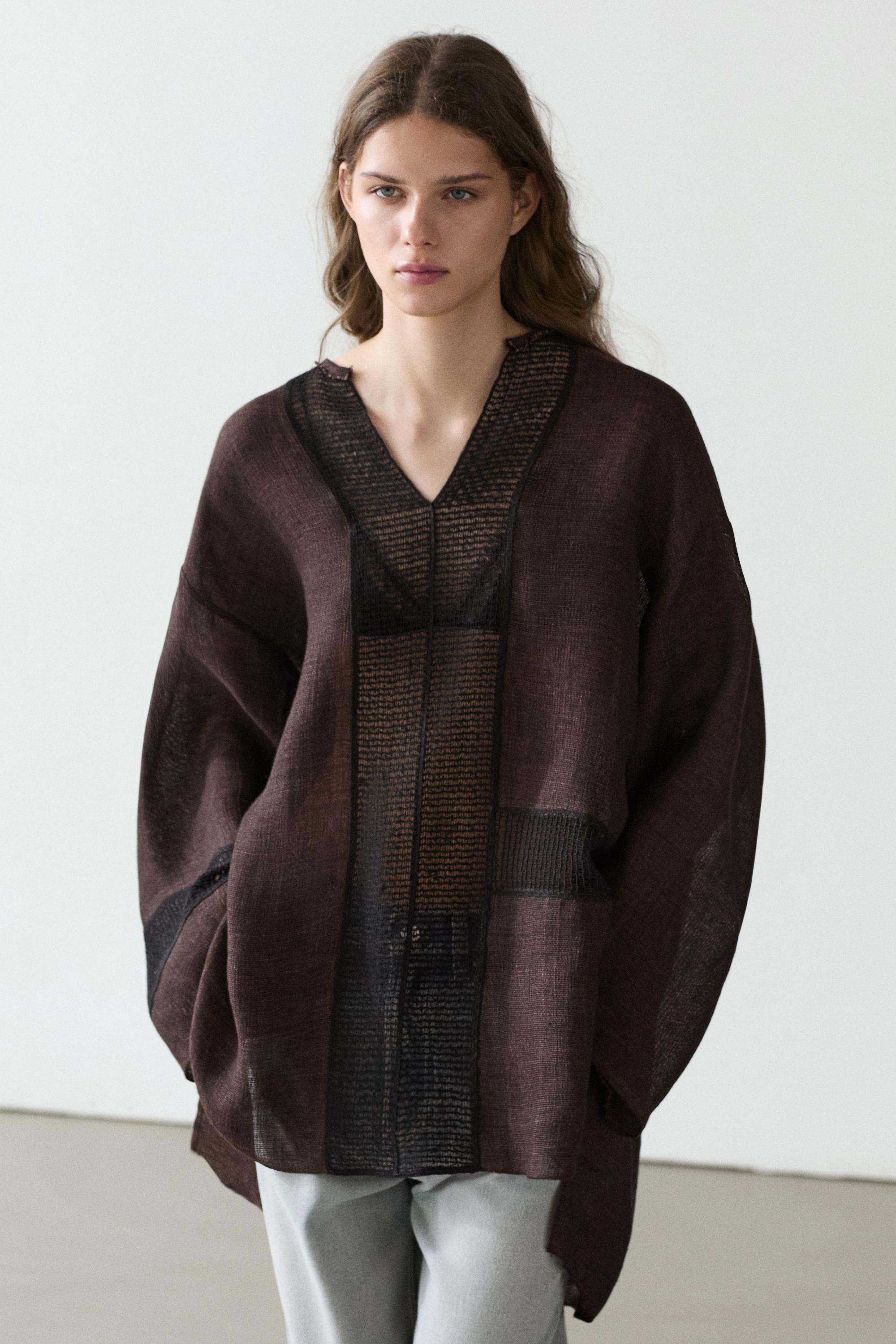 Flowing oversize linen blend blouse with lace trim — BROWN MARL