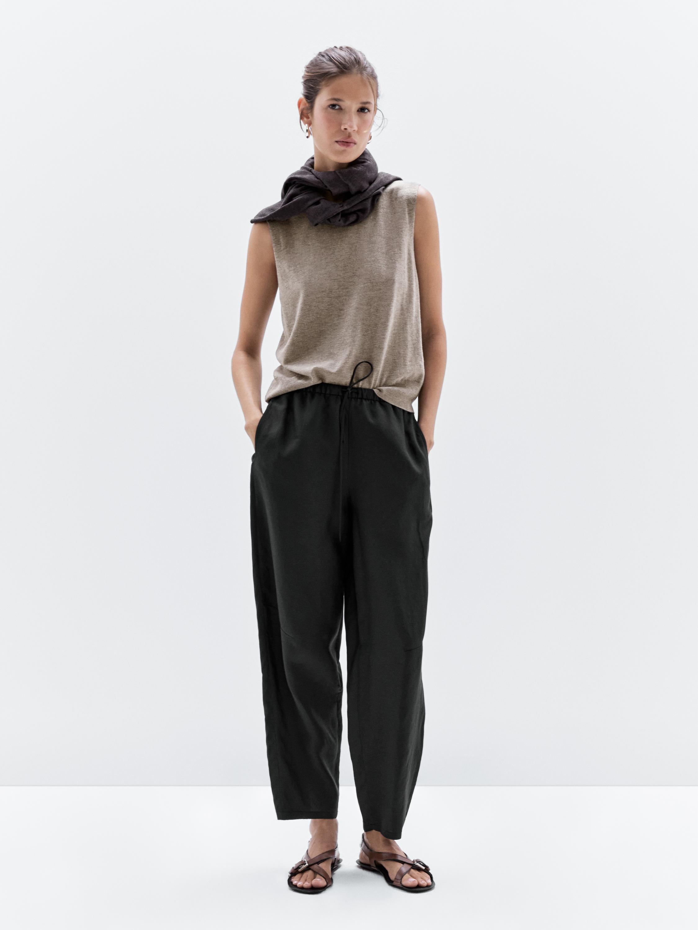 Cropped wool blend waistcoat with a round neck