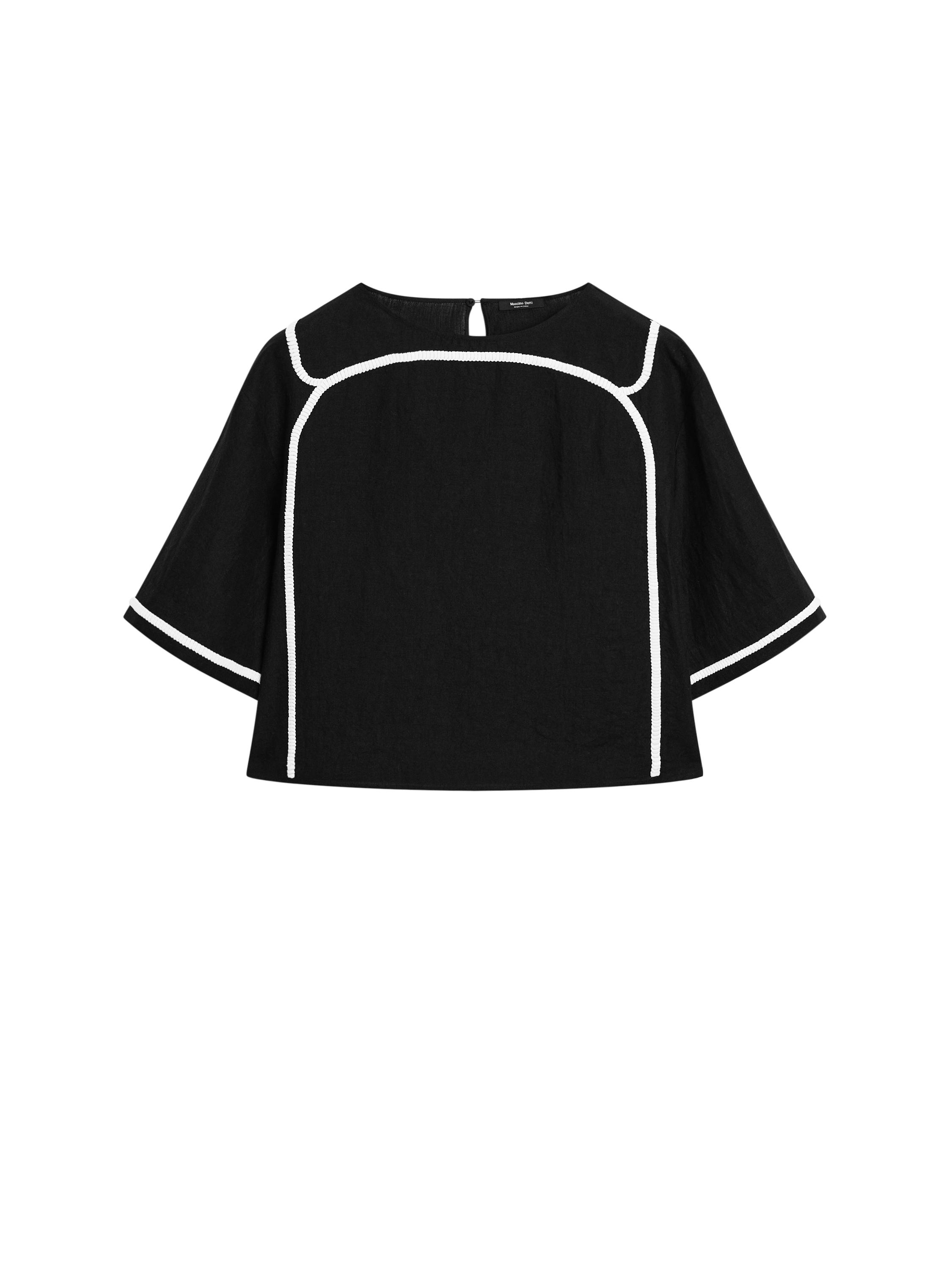 Blouse with contrast embroidery