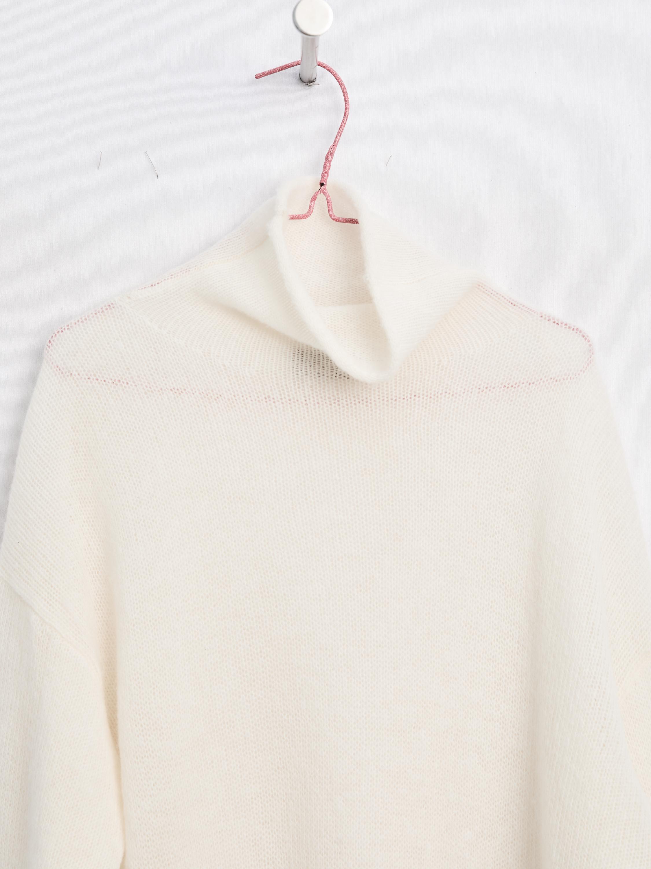 100% wool high neck knit sweater — Off white