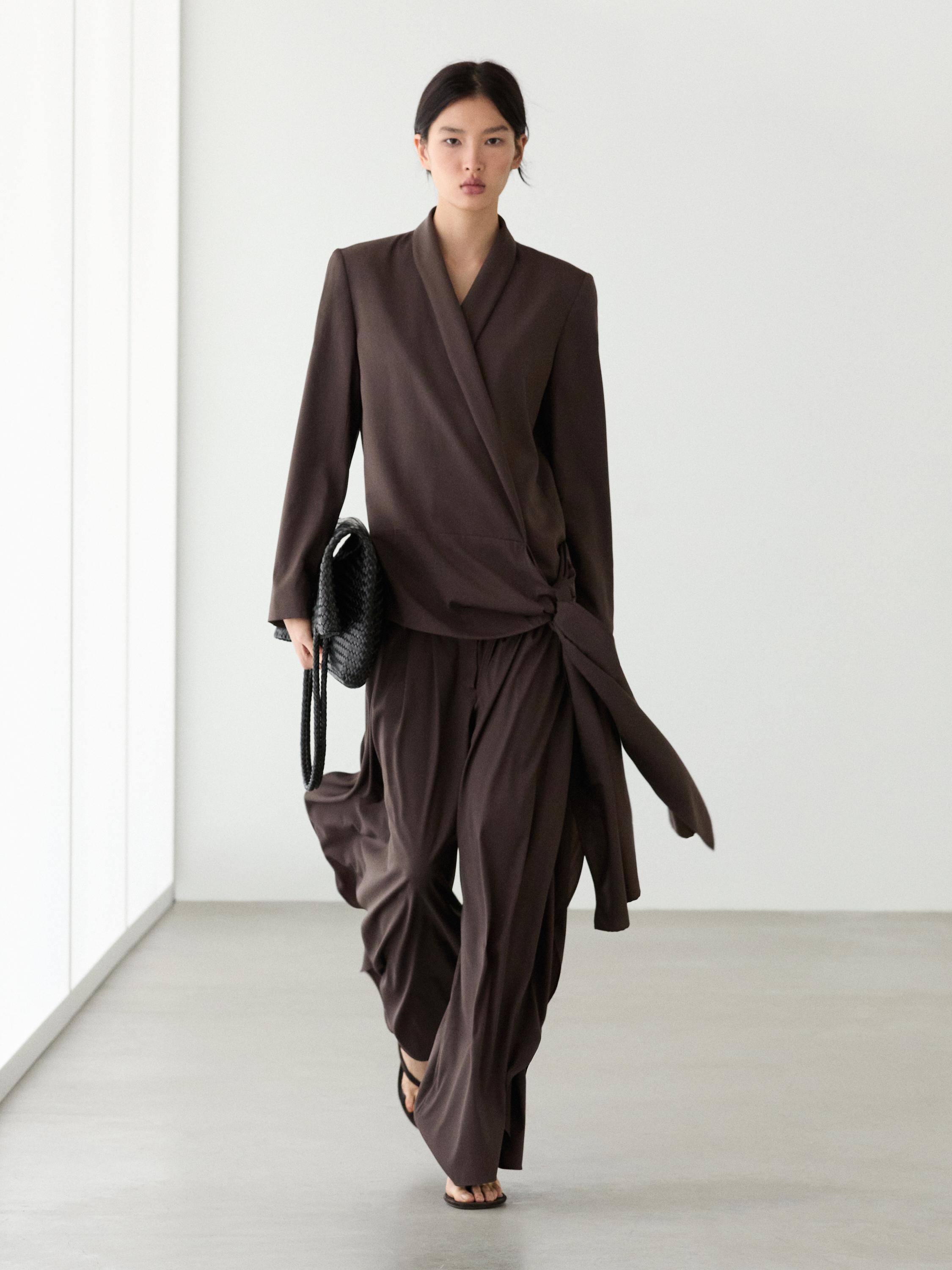 Wide-leg pleated trousers with side vents — Chocolate