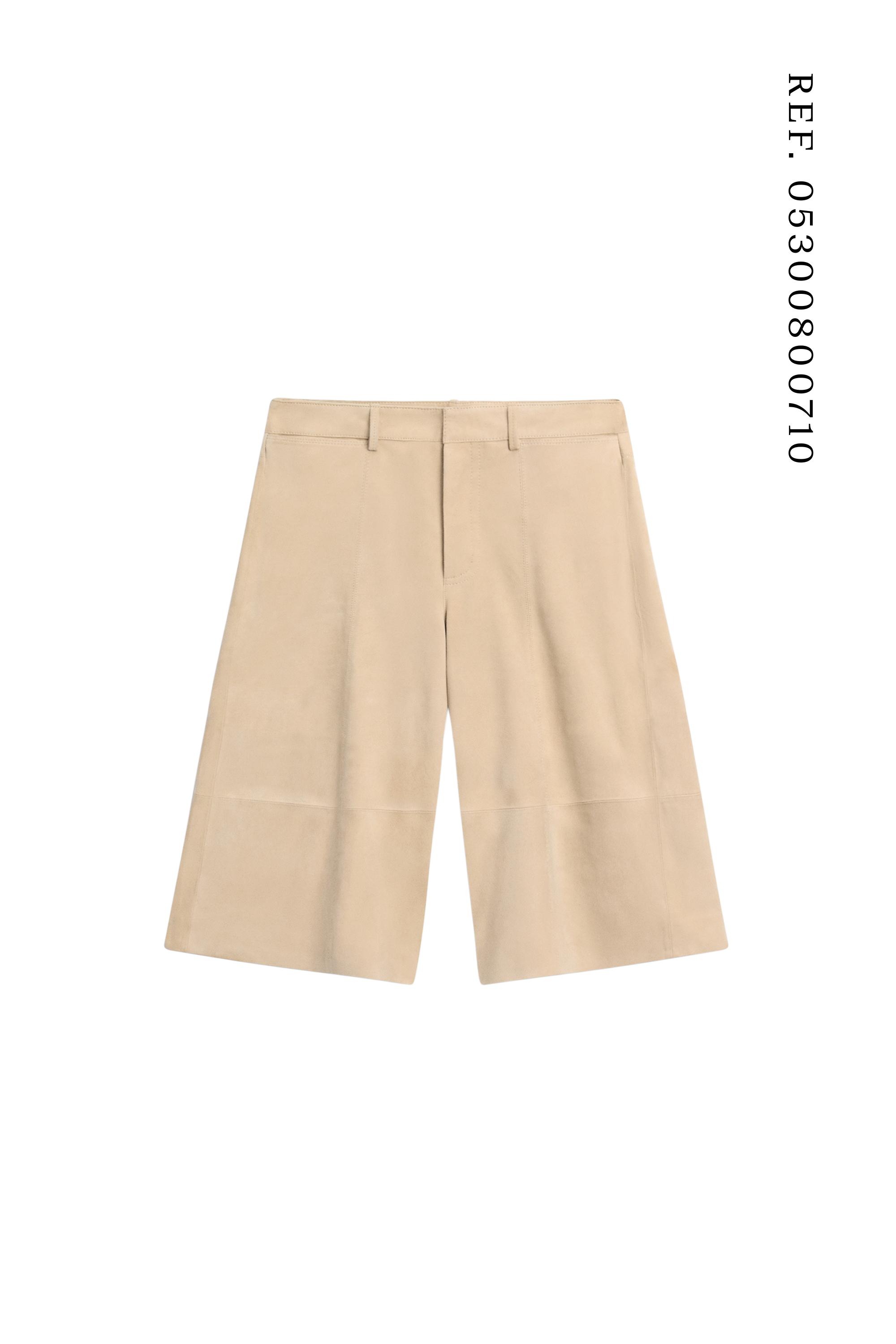 Long suede leather Bermuda shorts — BEIGE