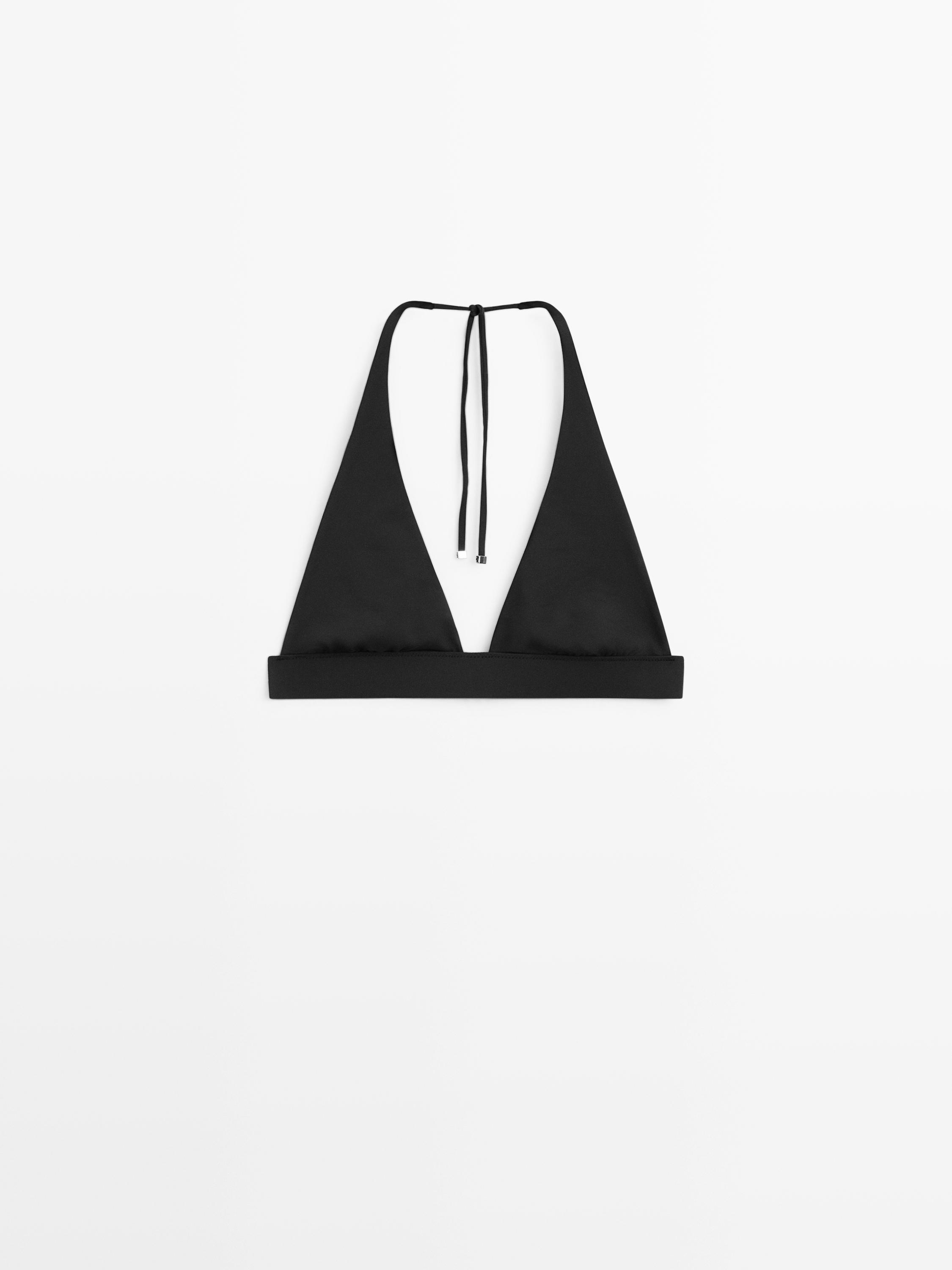Vista frontal de bikini negro con tirantes finos al cuello y banda inferior ajustable.