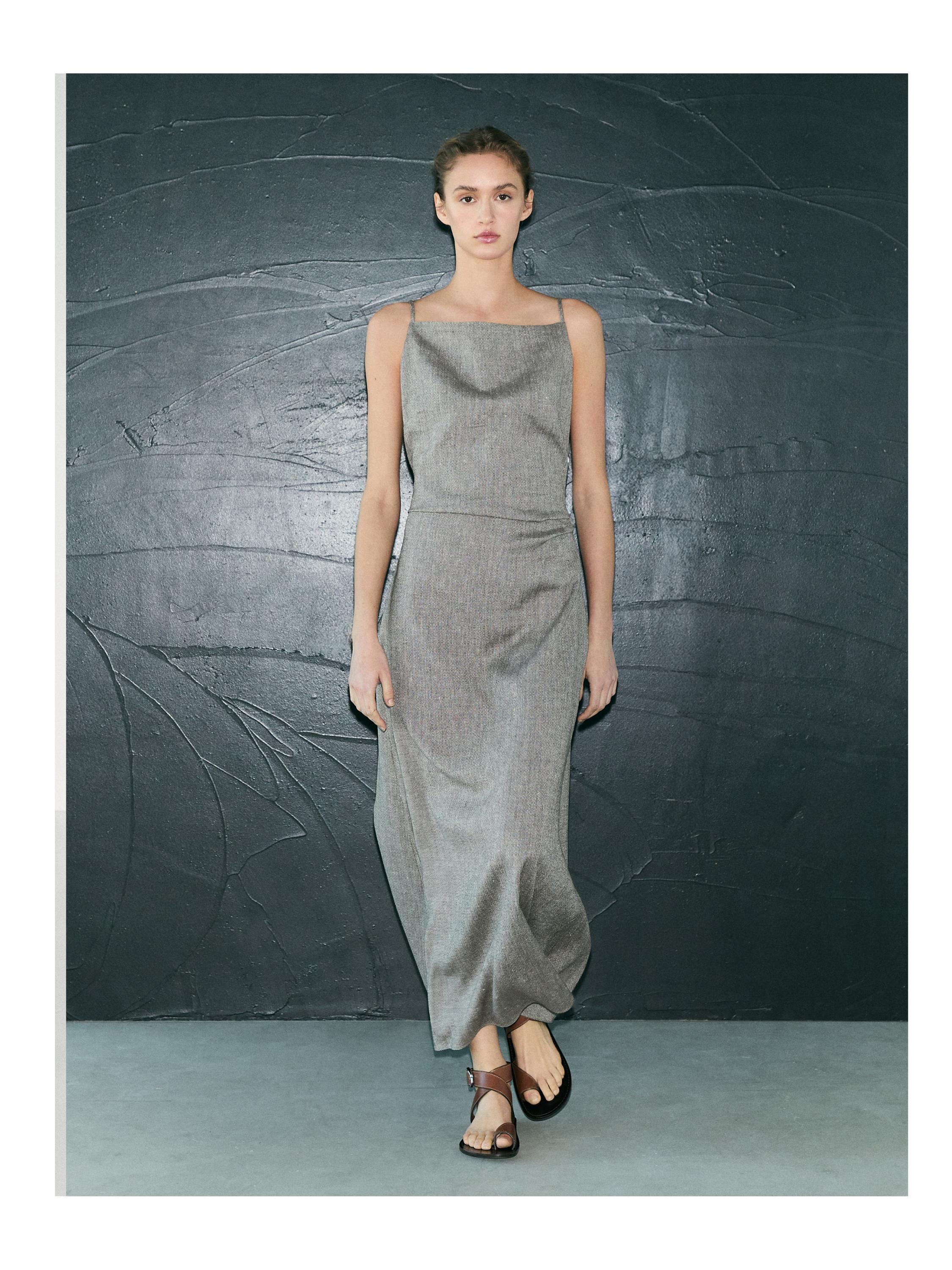 Vestido largo fluido con lino