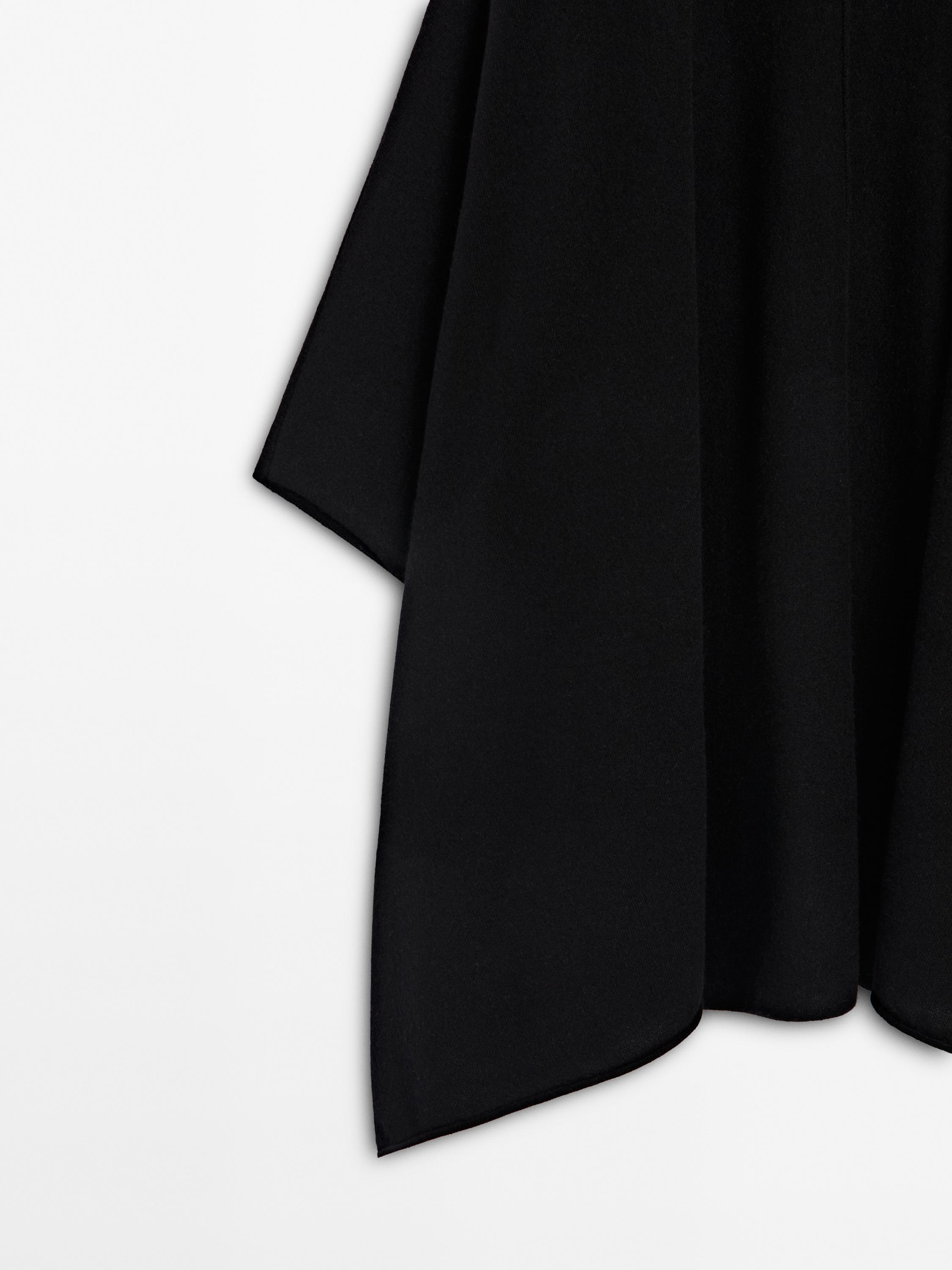 Capa cashmere bajo asimétrico