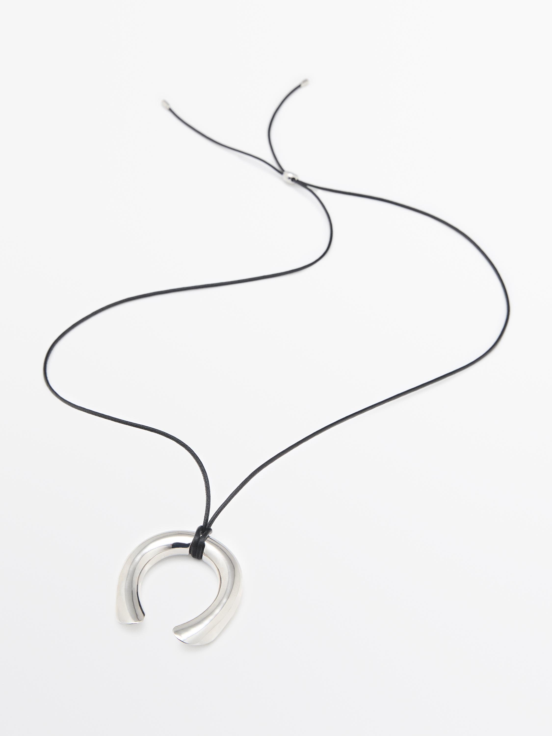 Taqa komponentli kolye