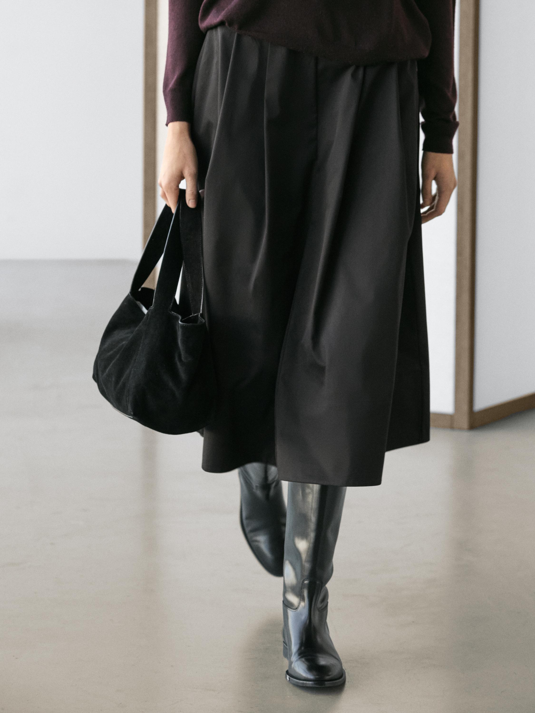 Midi skirt with box pleats — BLACK
