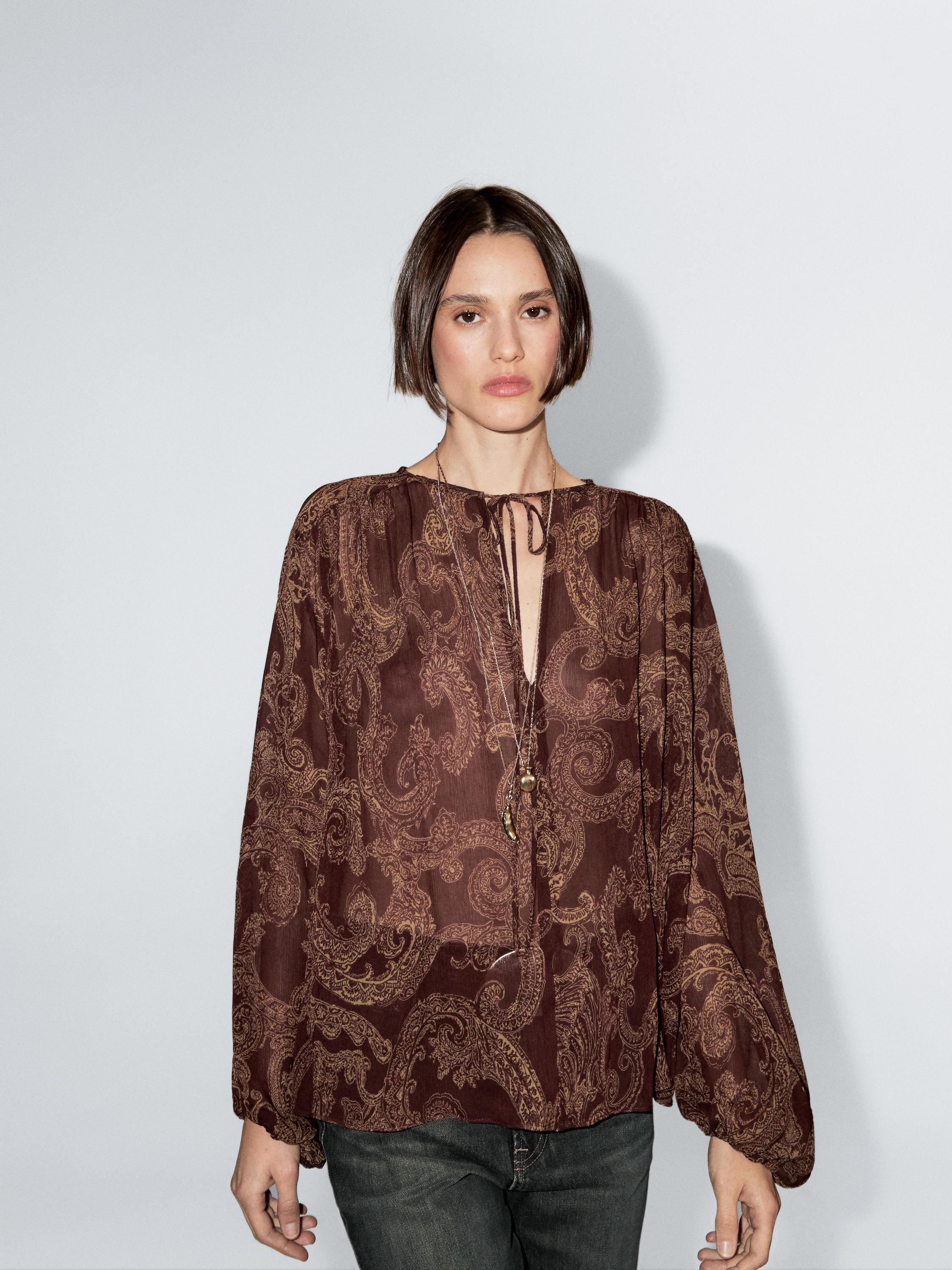 بلوزة فضفاضة بطبعة بيزلي