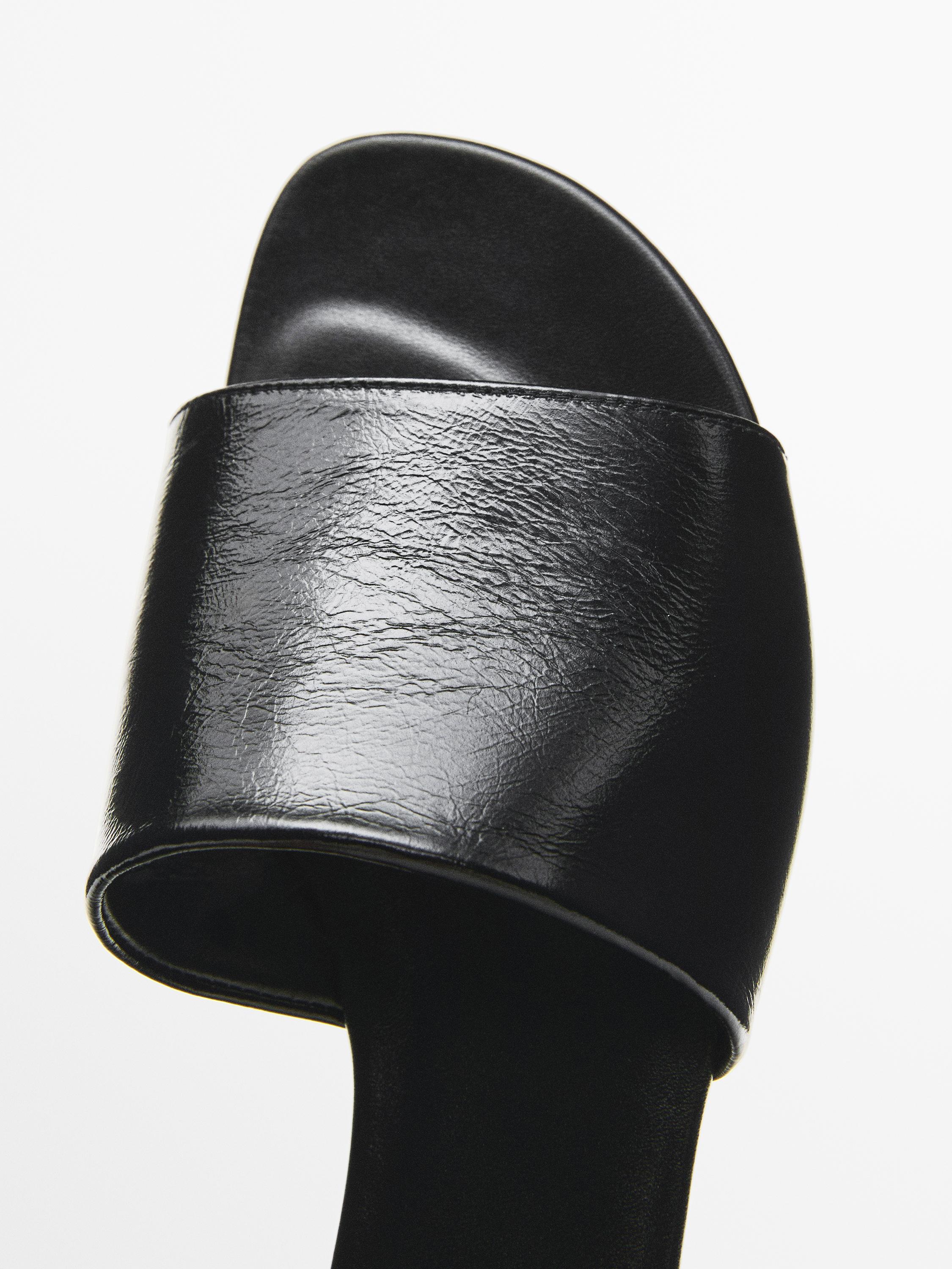 Leather vamp sandals