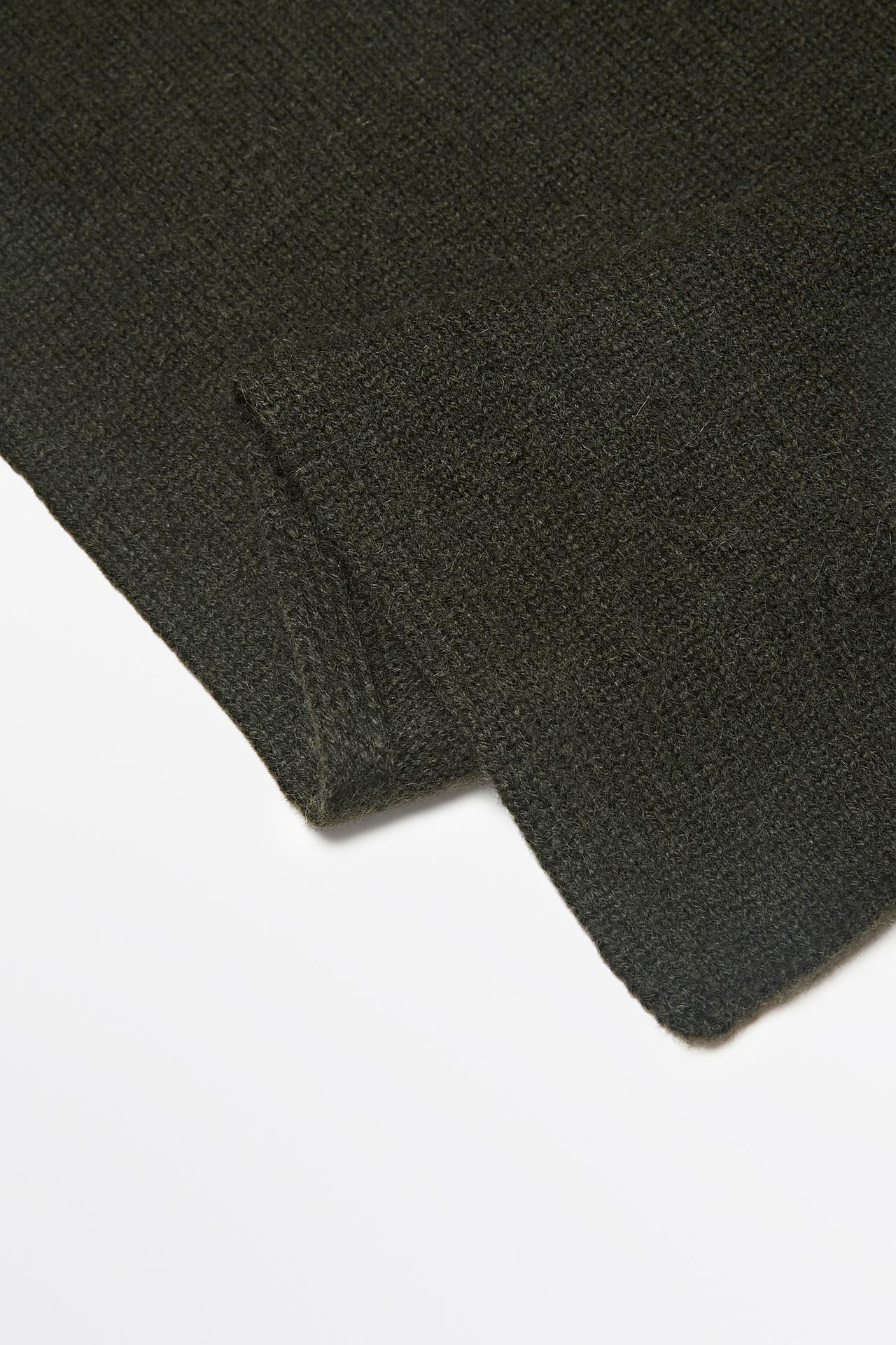 100% cashmere fine-knit scarf — KHAKI