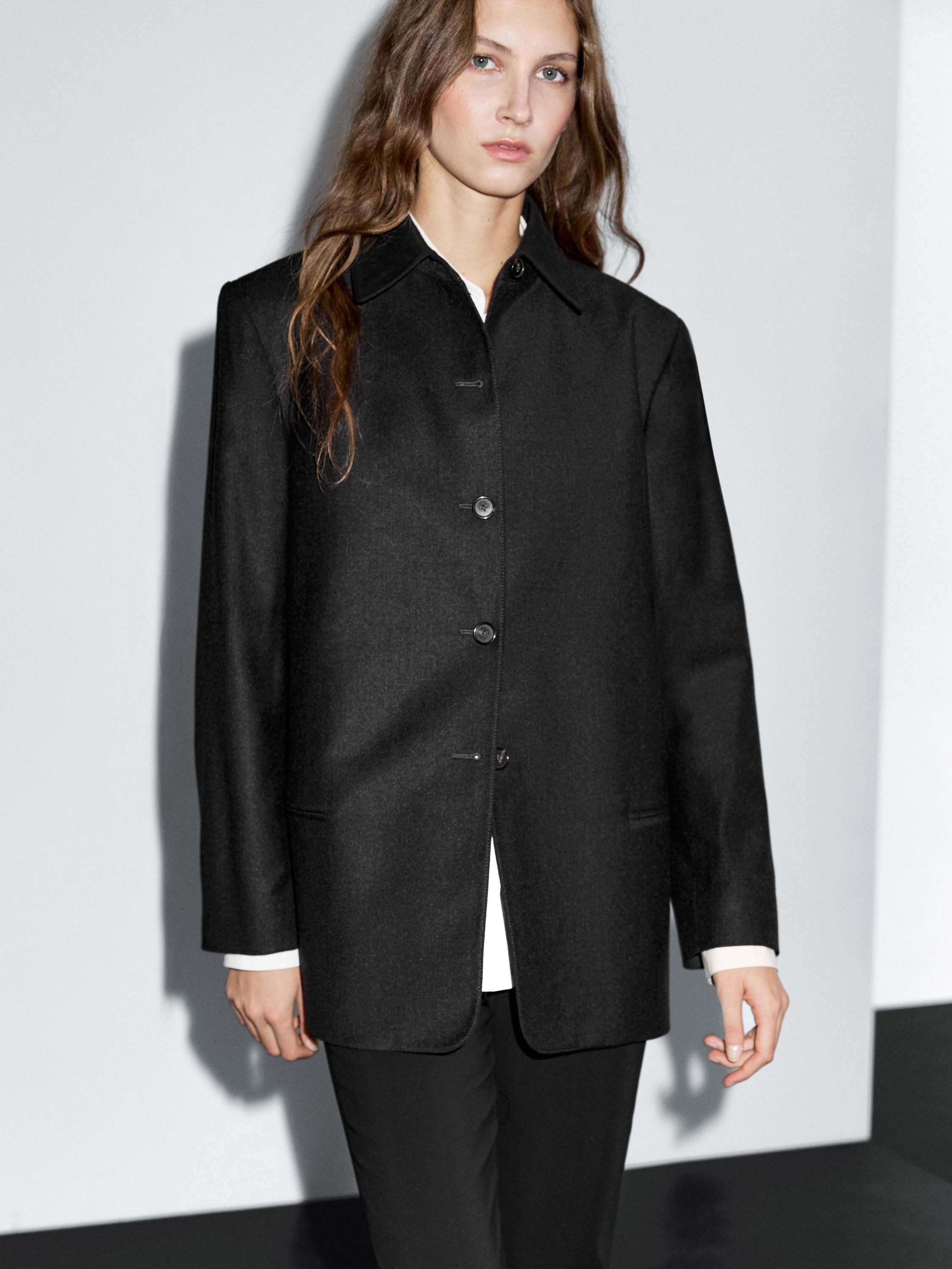 Contrast collar short coat