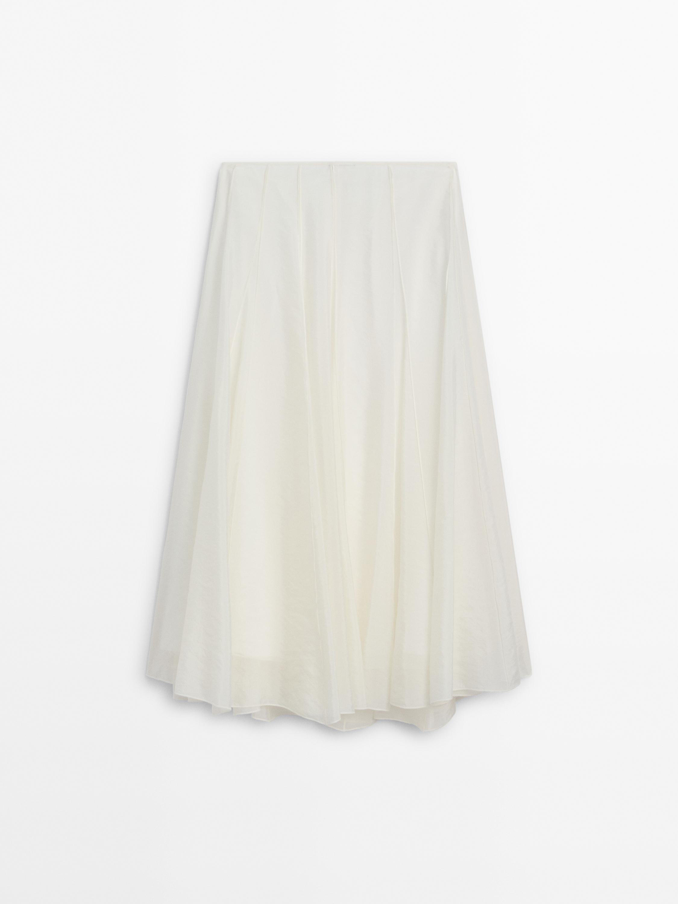 Jupe longue bouffante avec coutures marquées