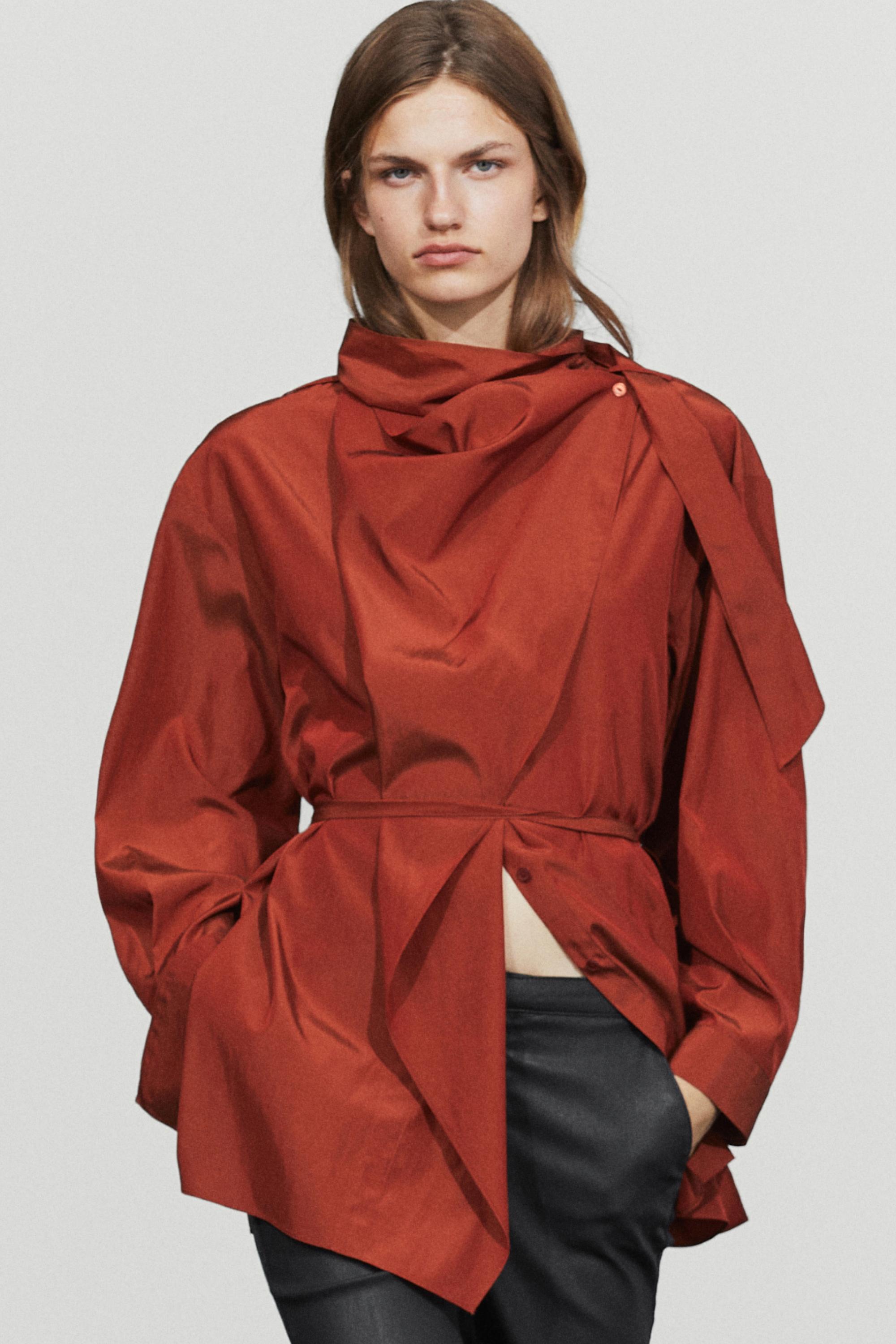 Flowing blouse with tie detail