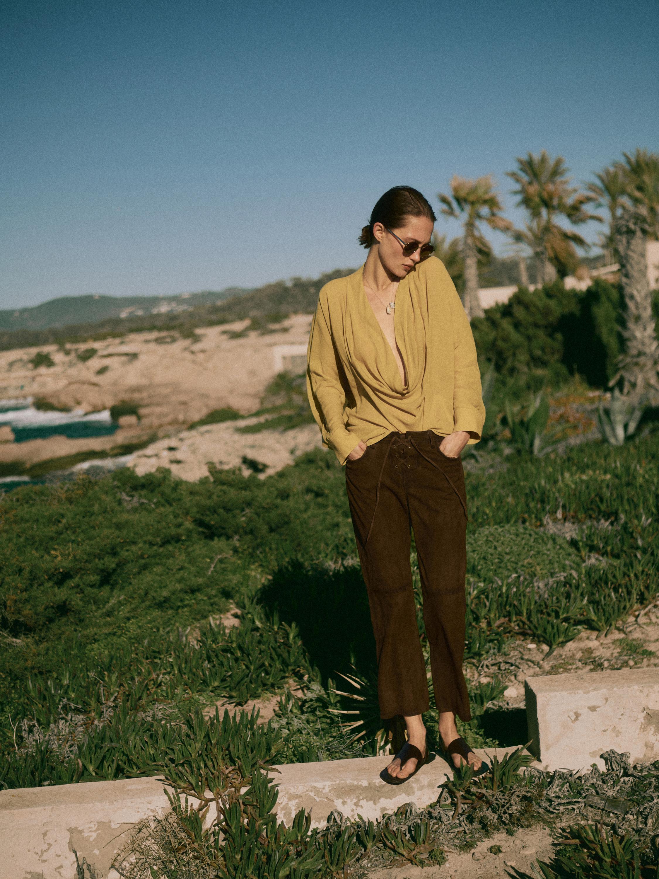 Cropped suede leather trousers with drawstrings — BROWN