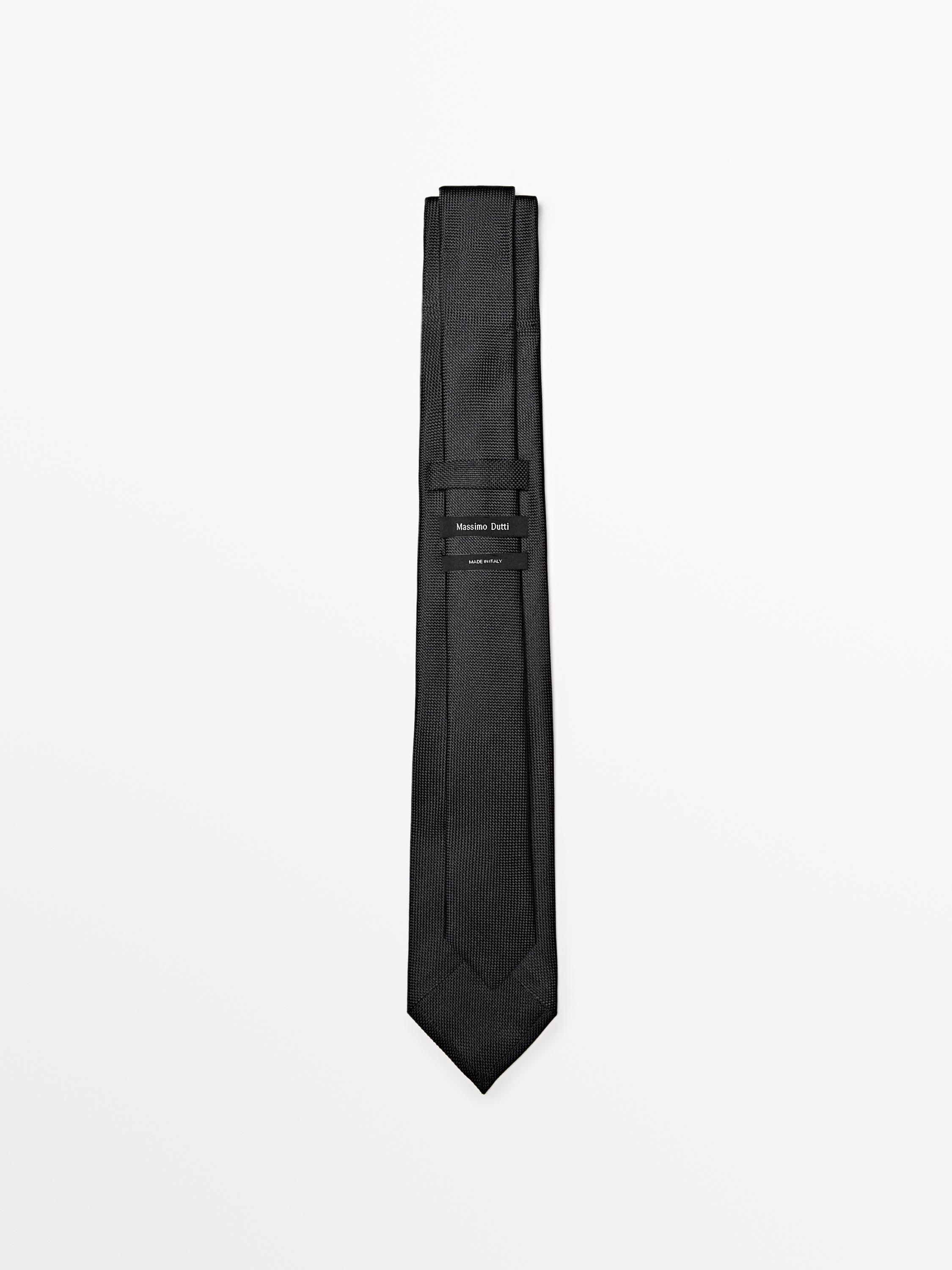 100% mulberry silk tie