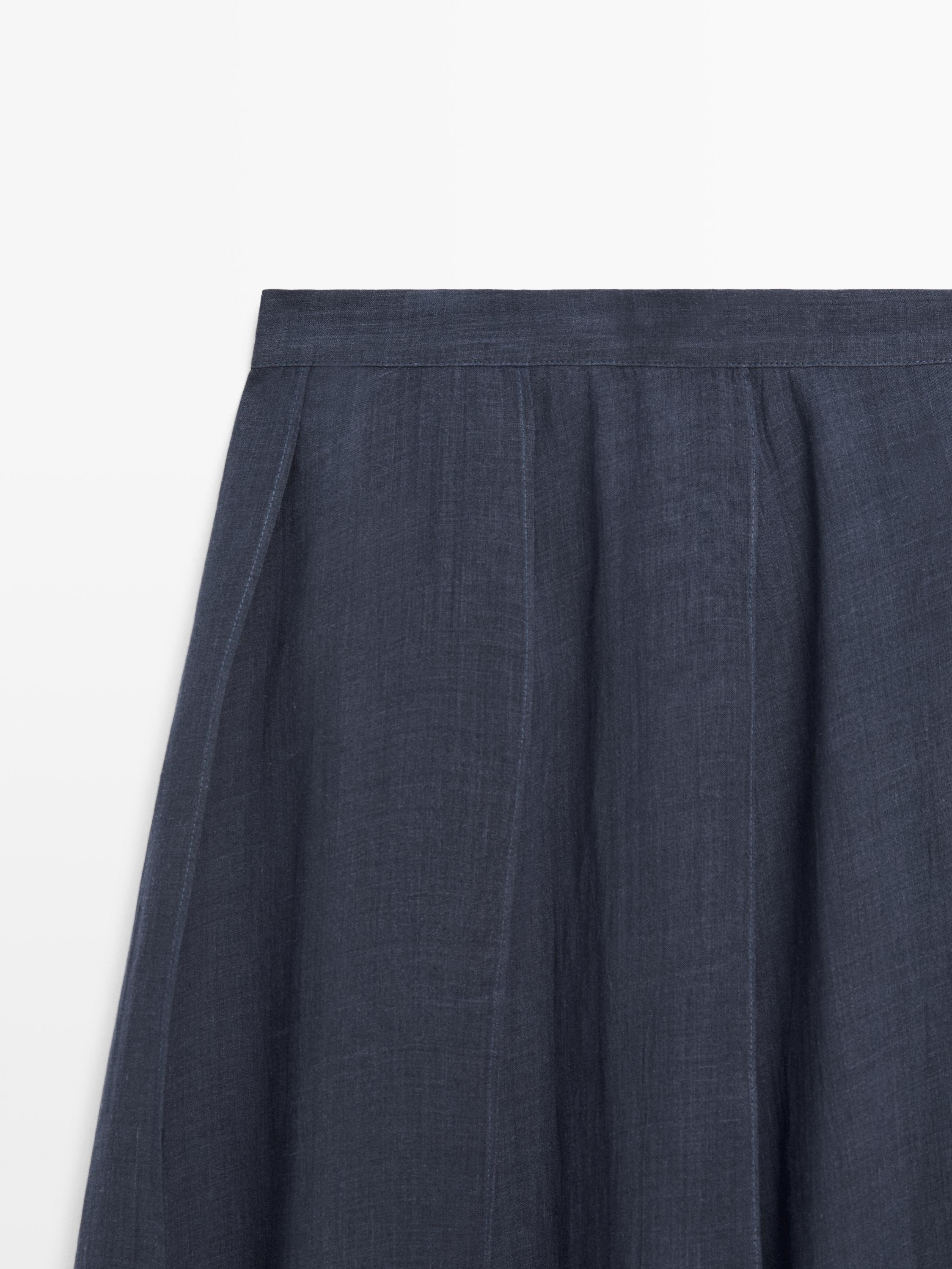 Long flowing skirt with ruffles