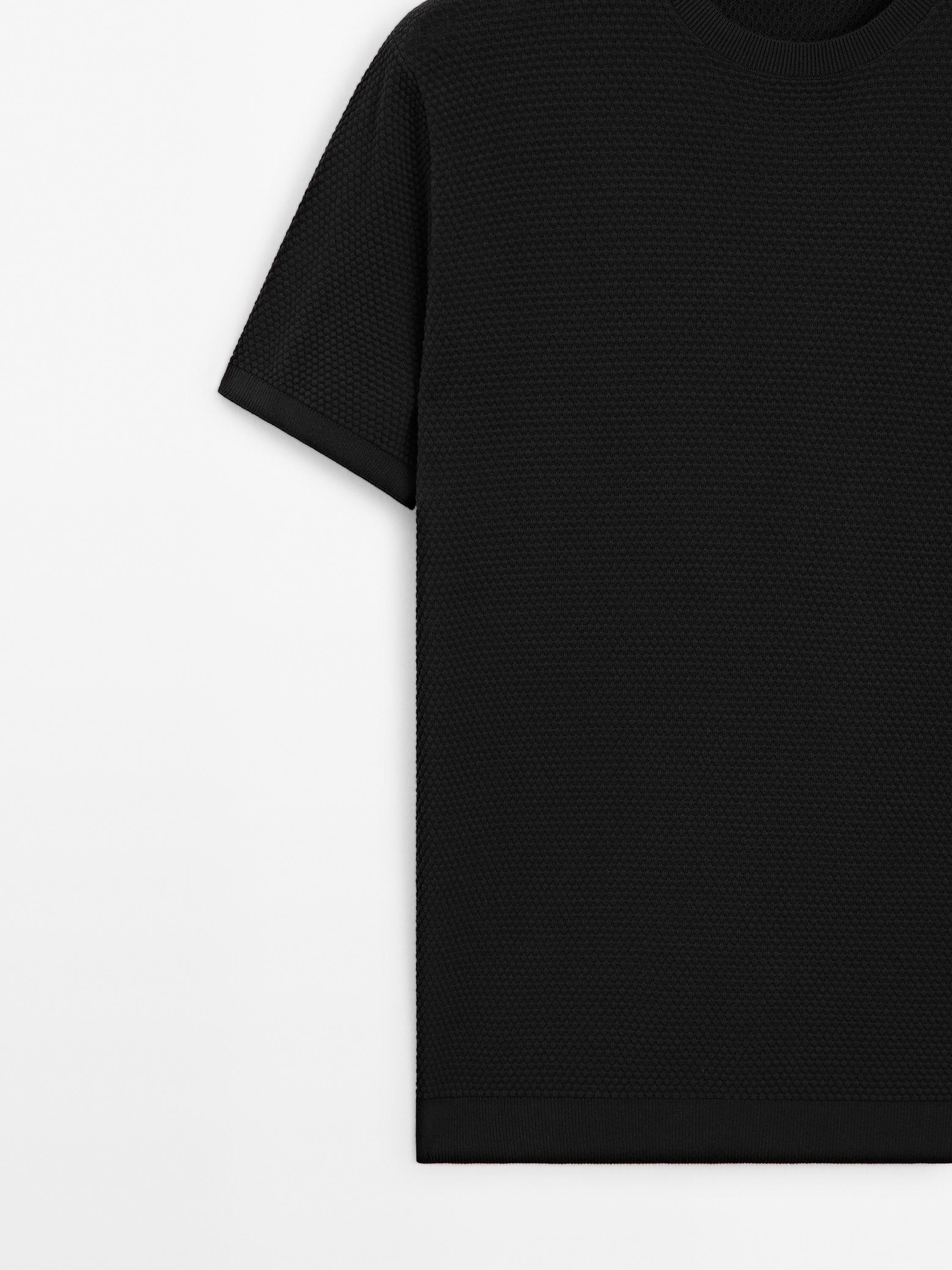 100% cotton textured knit T-shirt