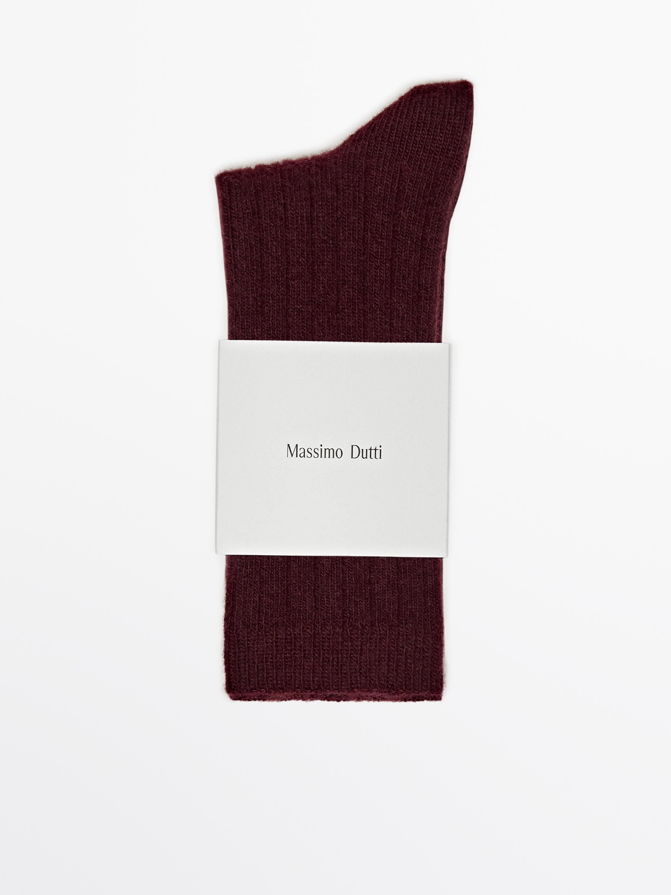 Plain knit socks in a wool and cashmere blend