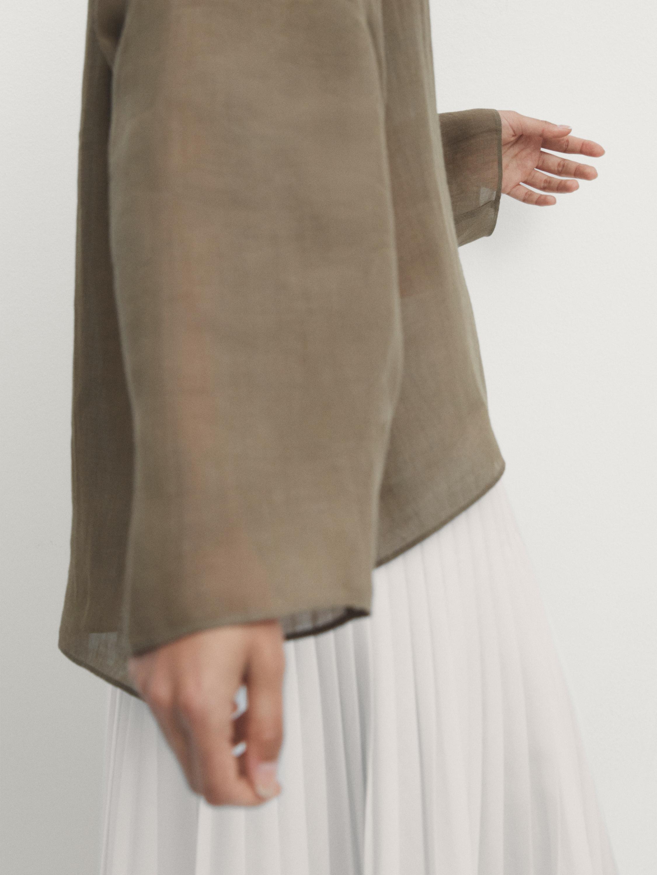 100% ramie V-neck shirt