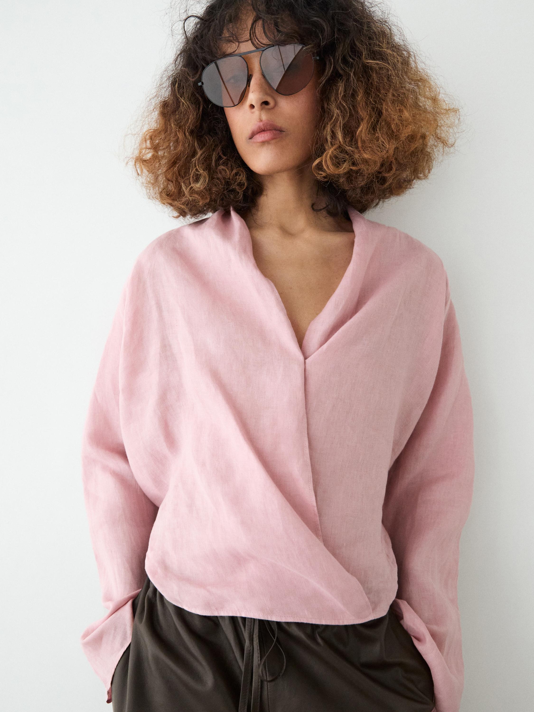 Blusa holgada fluida cruzada lino