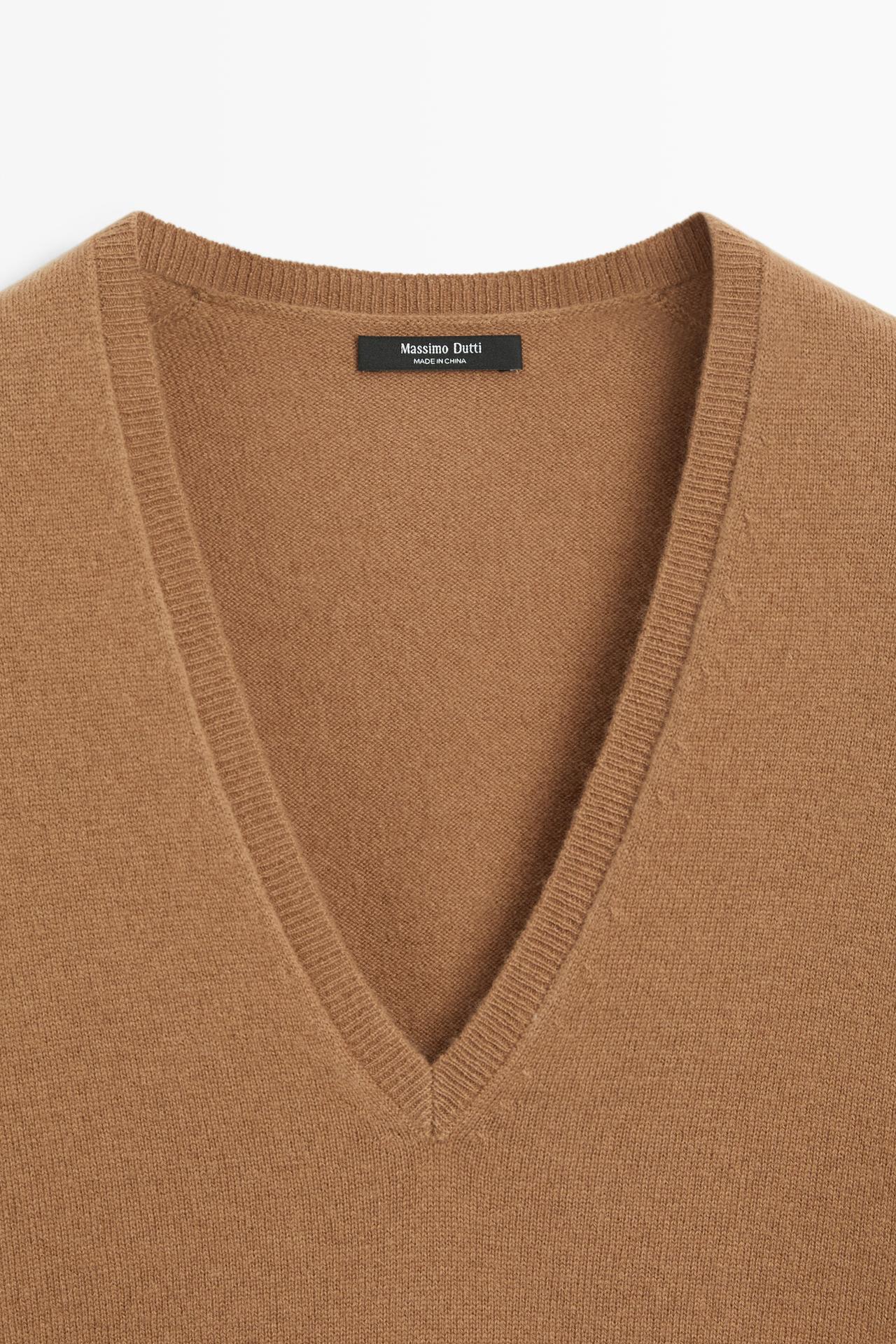 Wool blend knit V-neck sweater — CAMEL