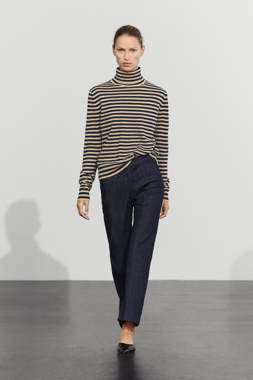 Wool-cashmere blend knit turtleneck sweater