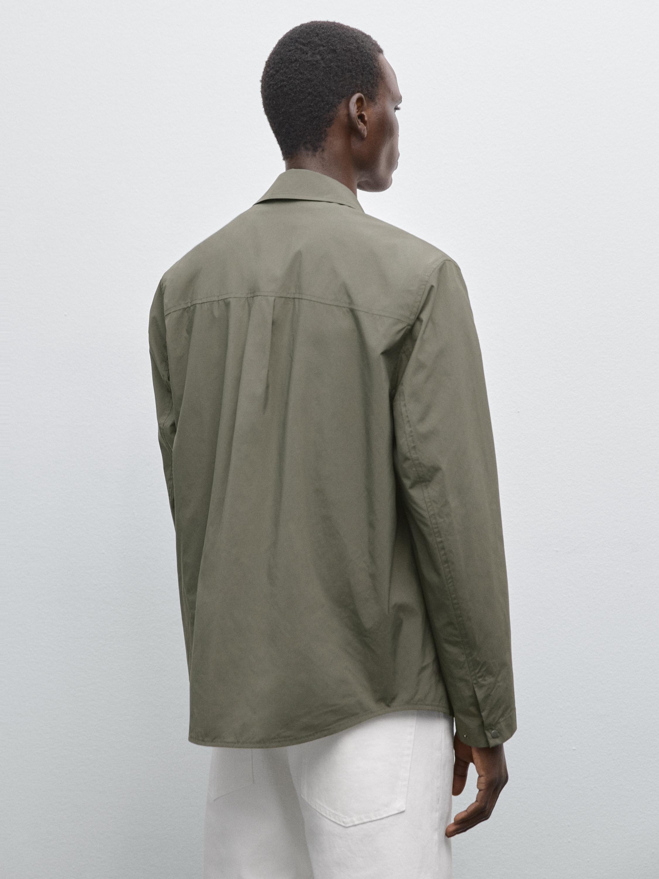 Куртка классического кроя из высокотехнологичной ткани