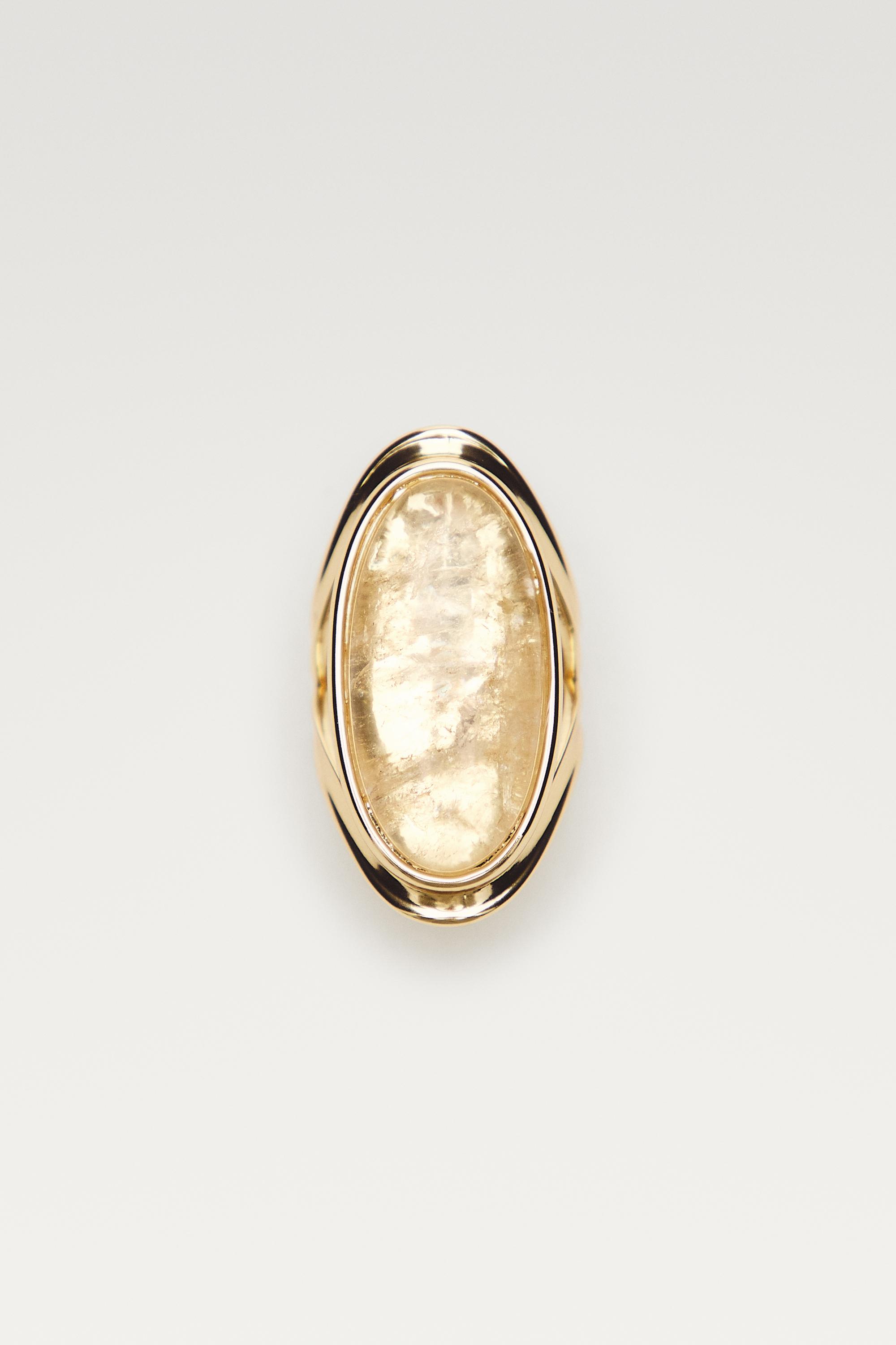 Oval Quartz Ring — GOLDEN
