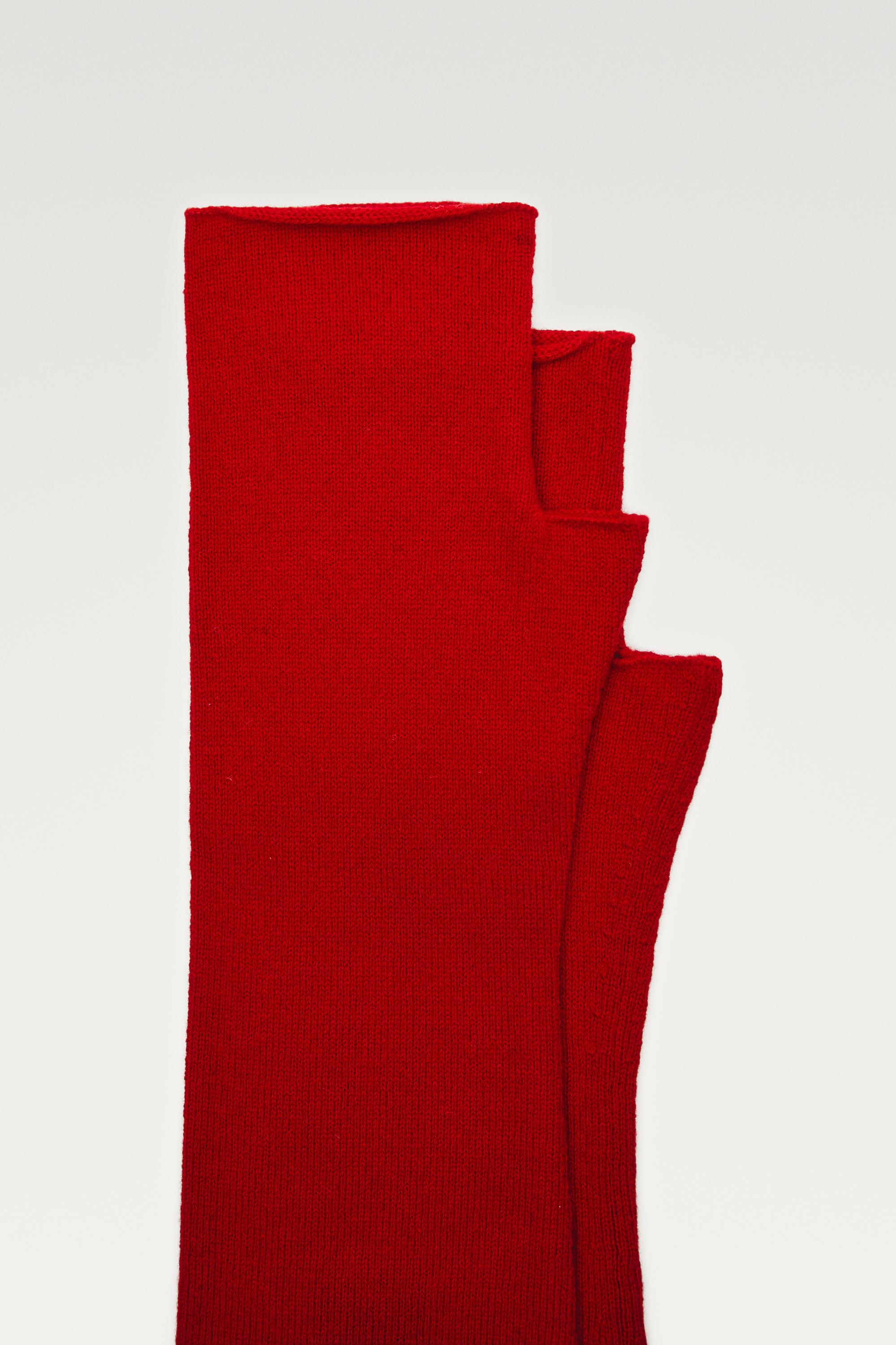 Wool and cashmere knit scarf