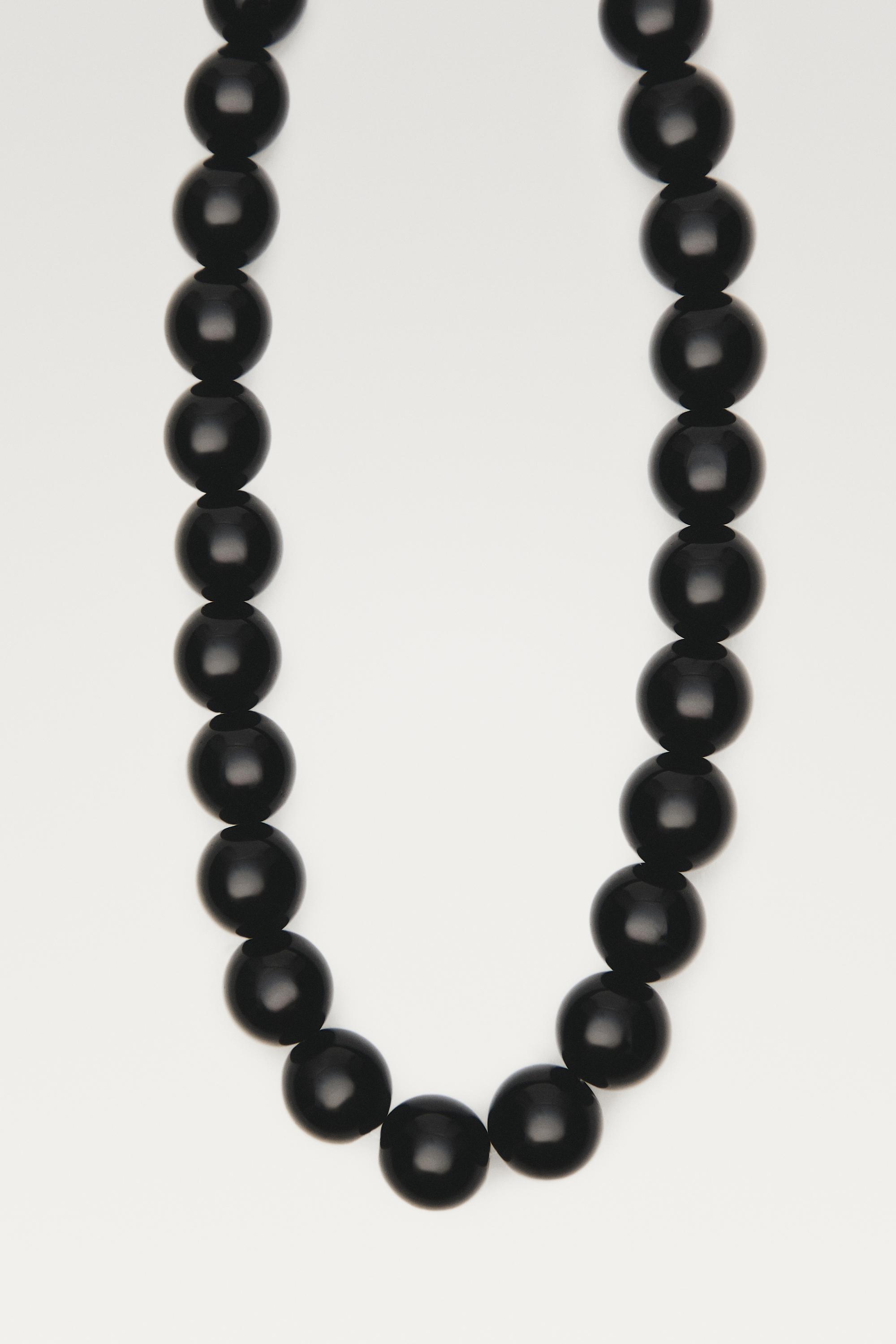 Glass bead necklace — BLACK