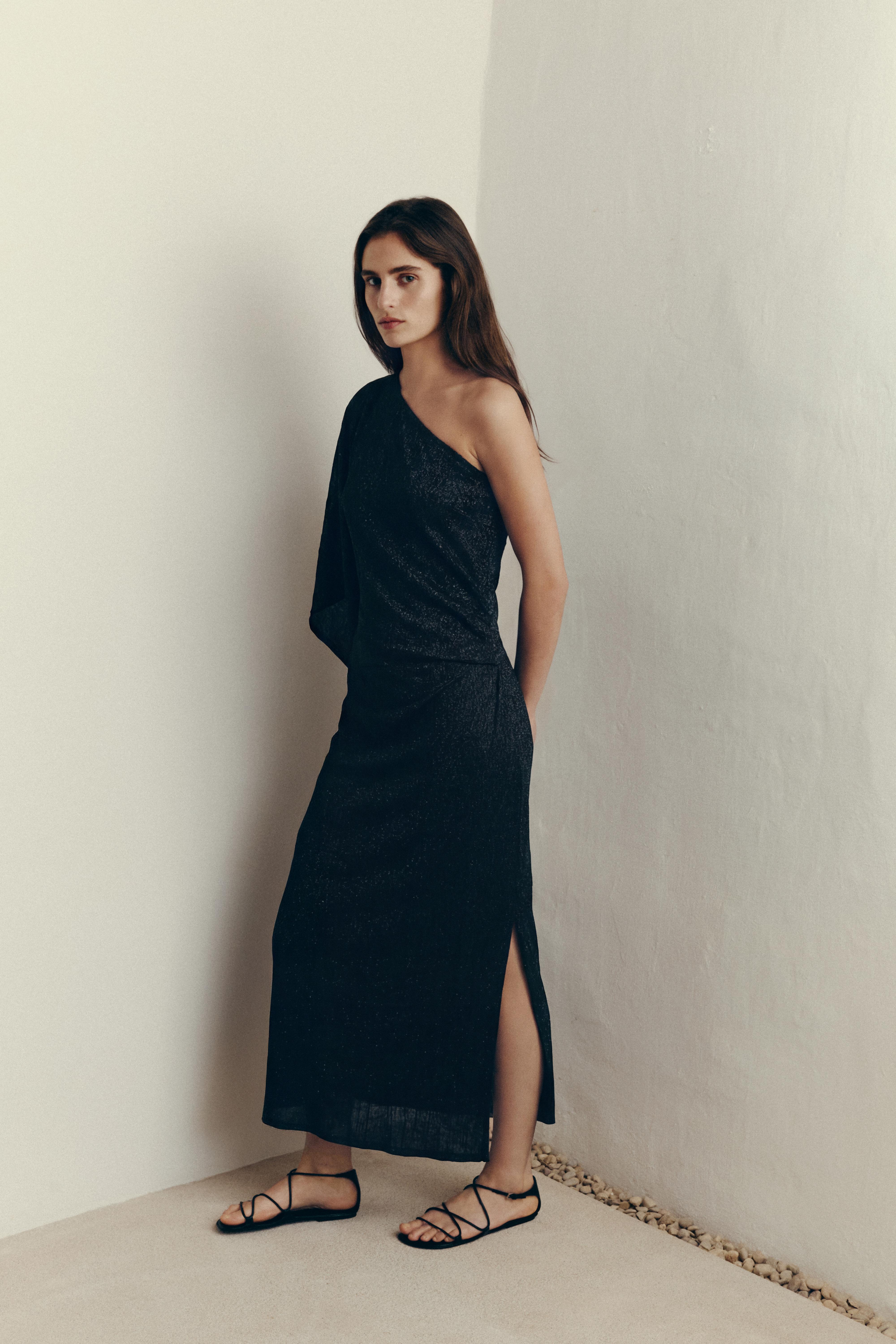 Linen midi dress with asymmetric sleeves  Black  Dress | Massimo Dutti