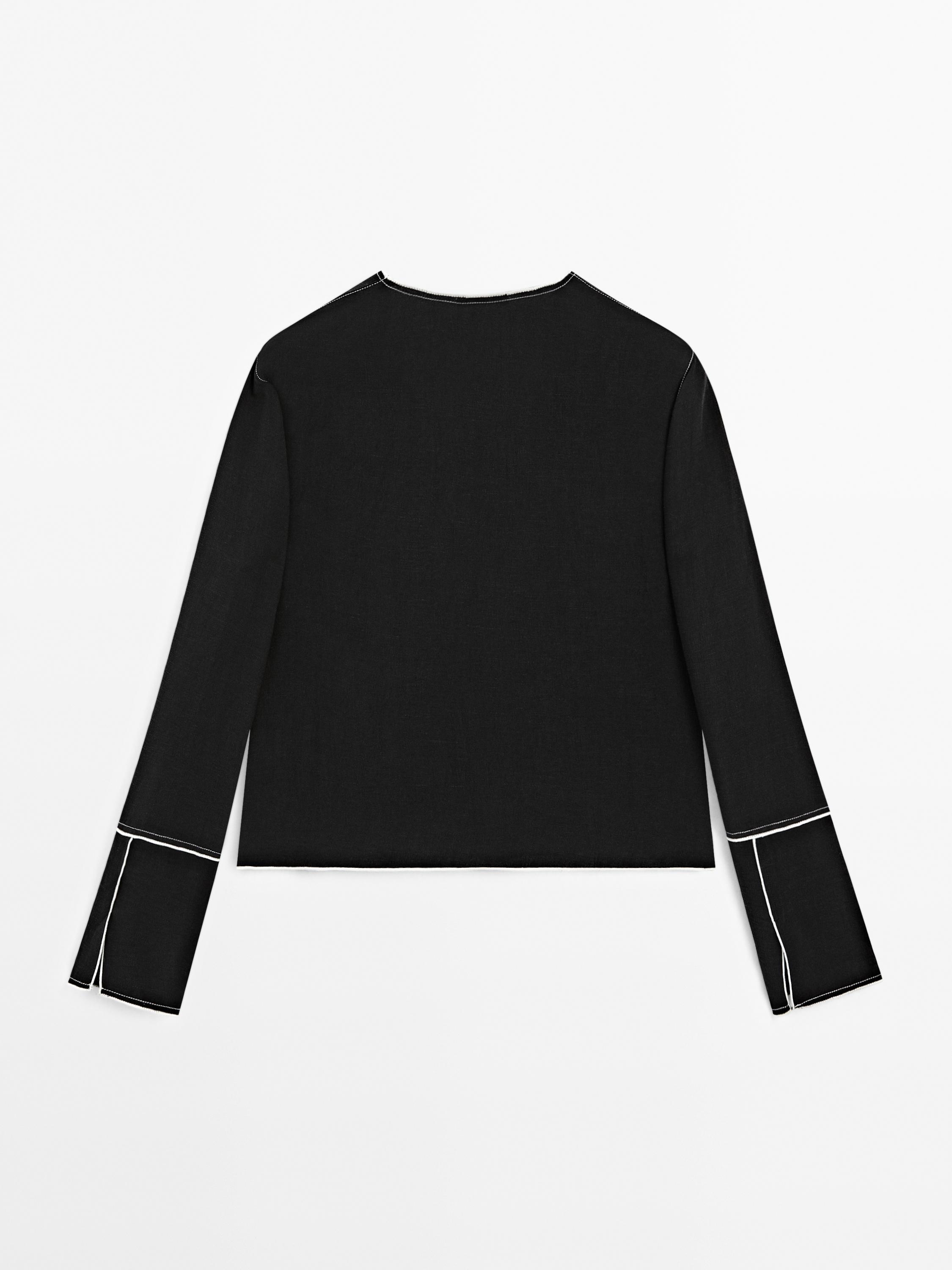 Flowing shirt with contrast topstitching