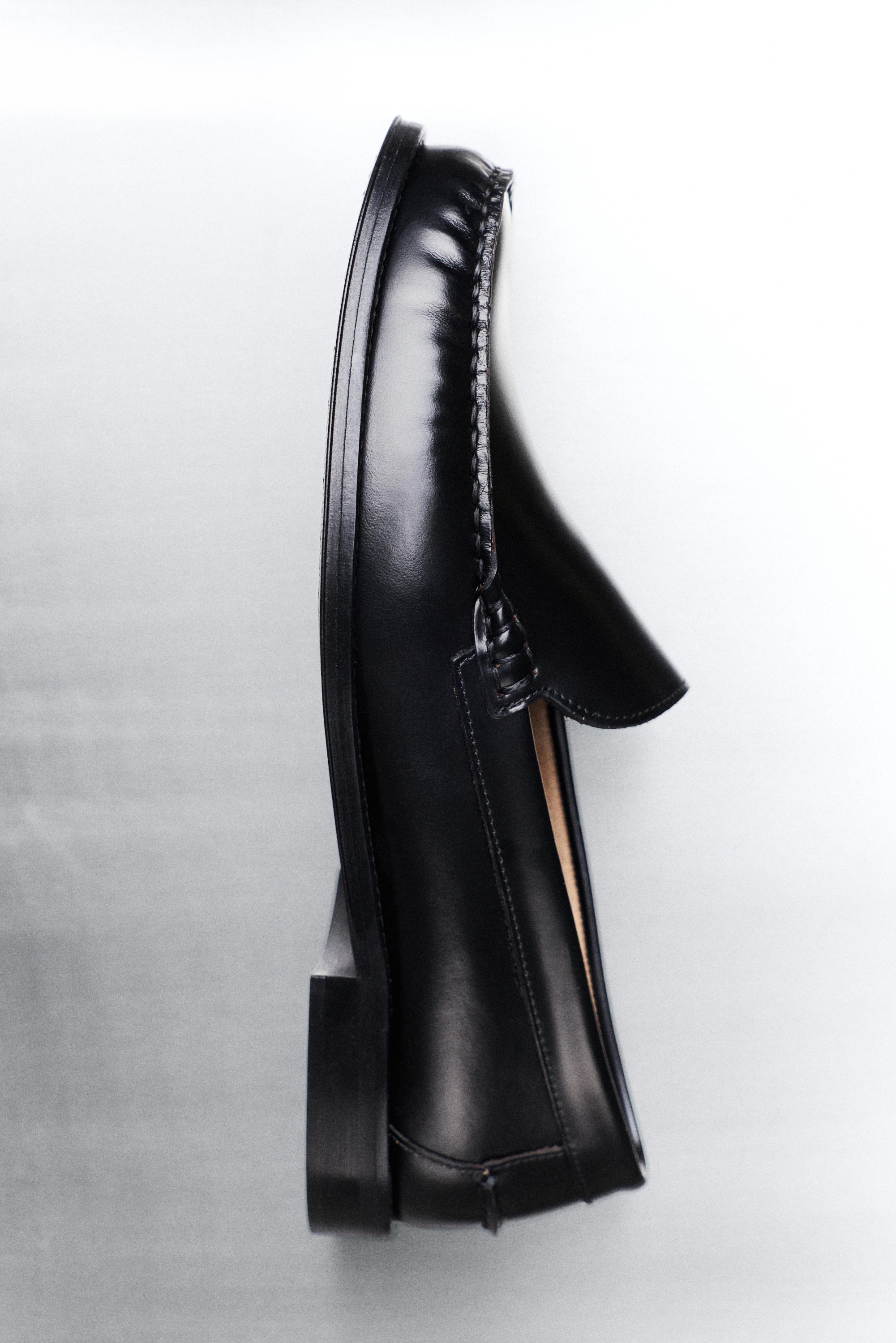 Leather loafers with glossy finish — BLACK