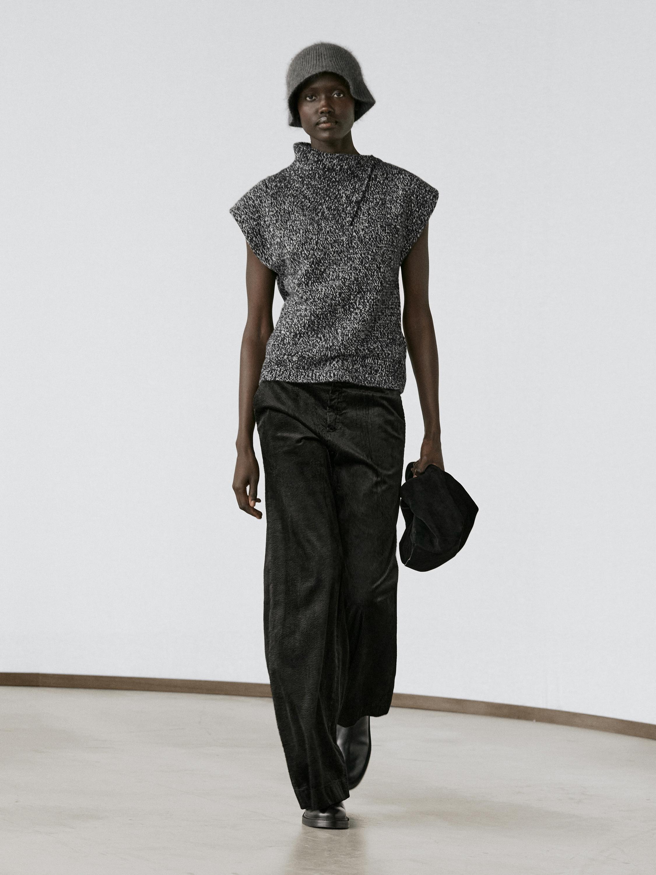 Mouliné knit vest with collar detail — BLACK