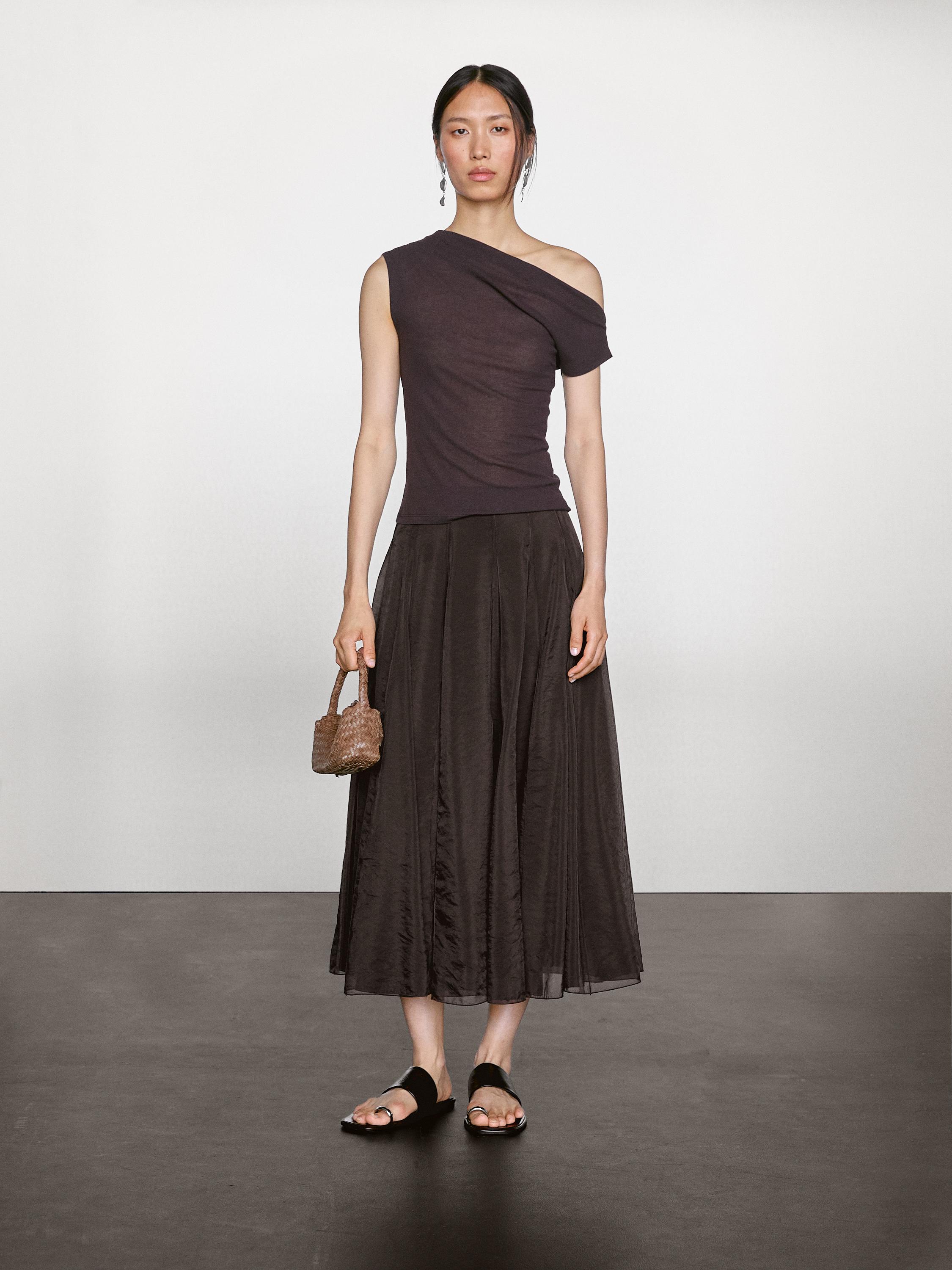 100% cotton asymmetric top
