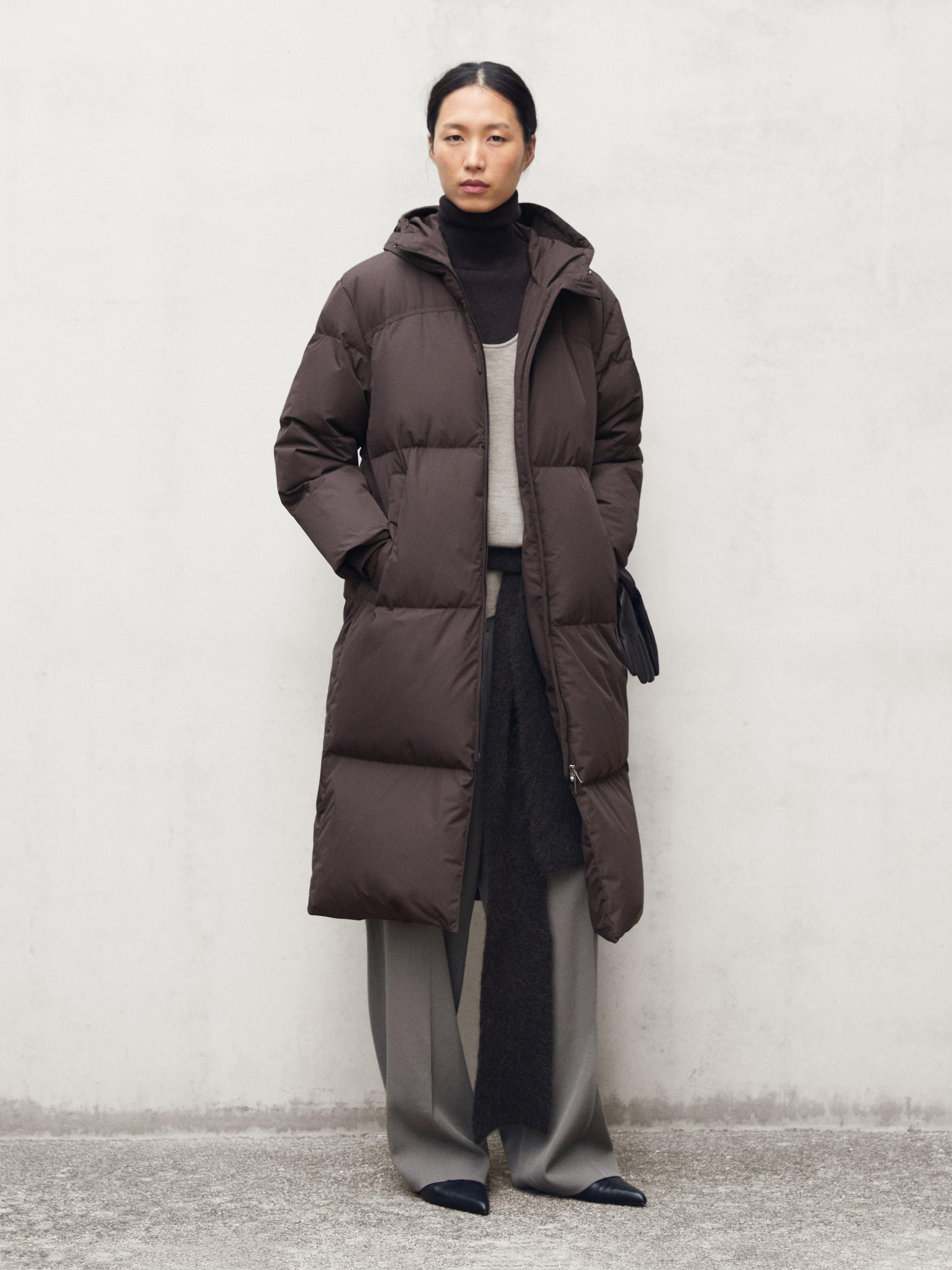 Long water-repellent puffer down jacket with hood