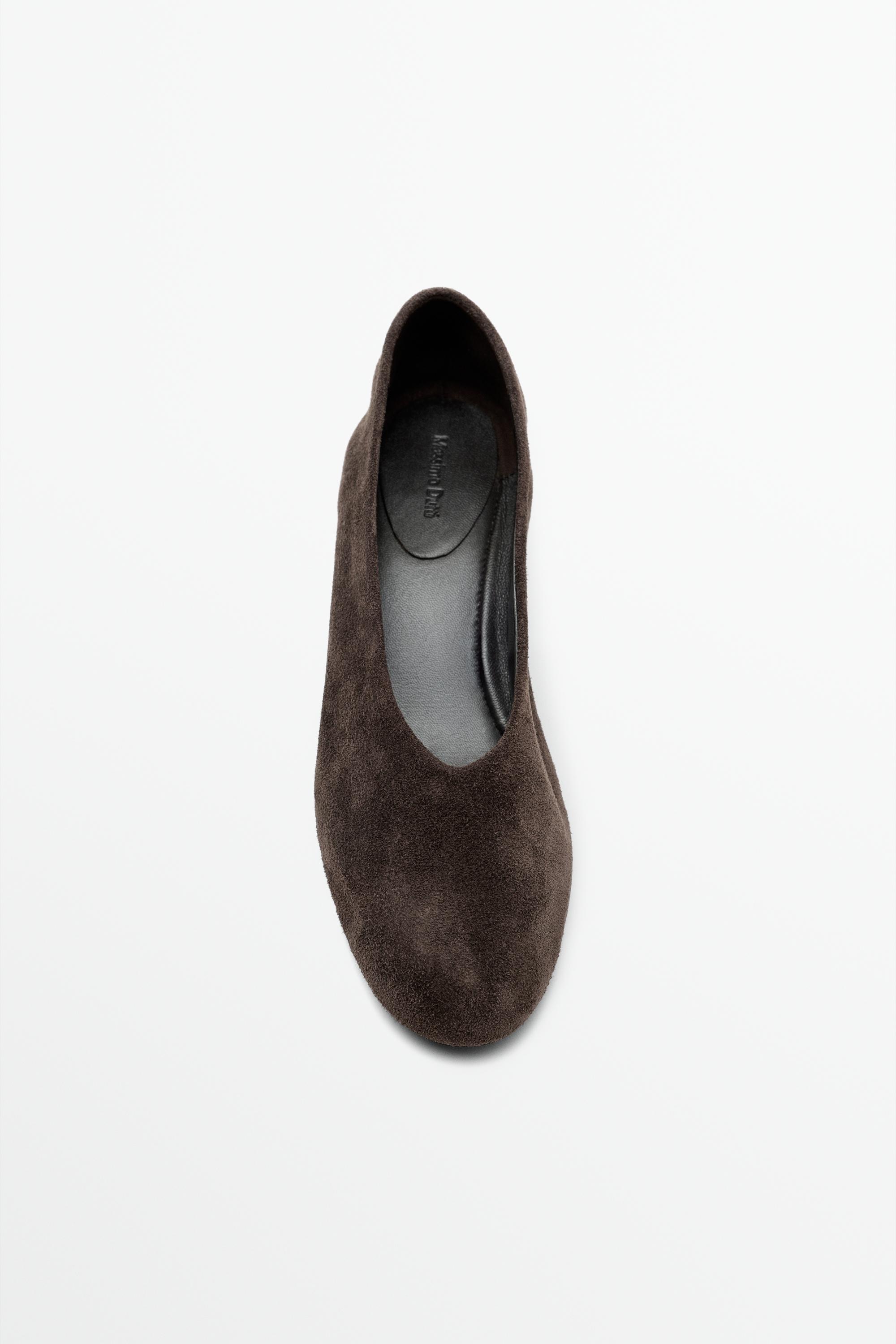 Split suede leather heel shoe