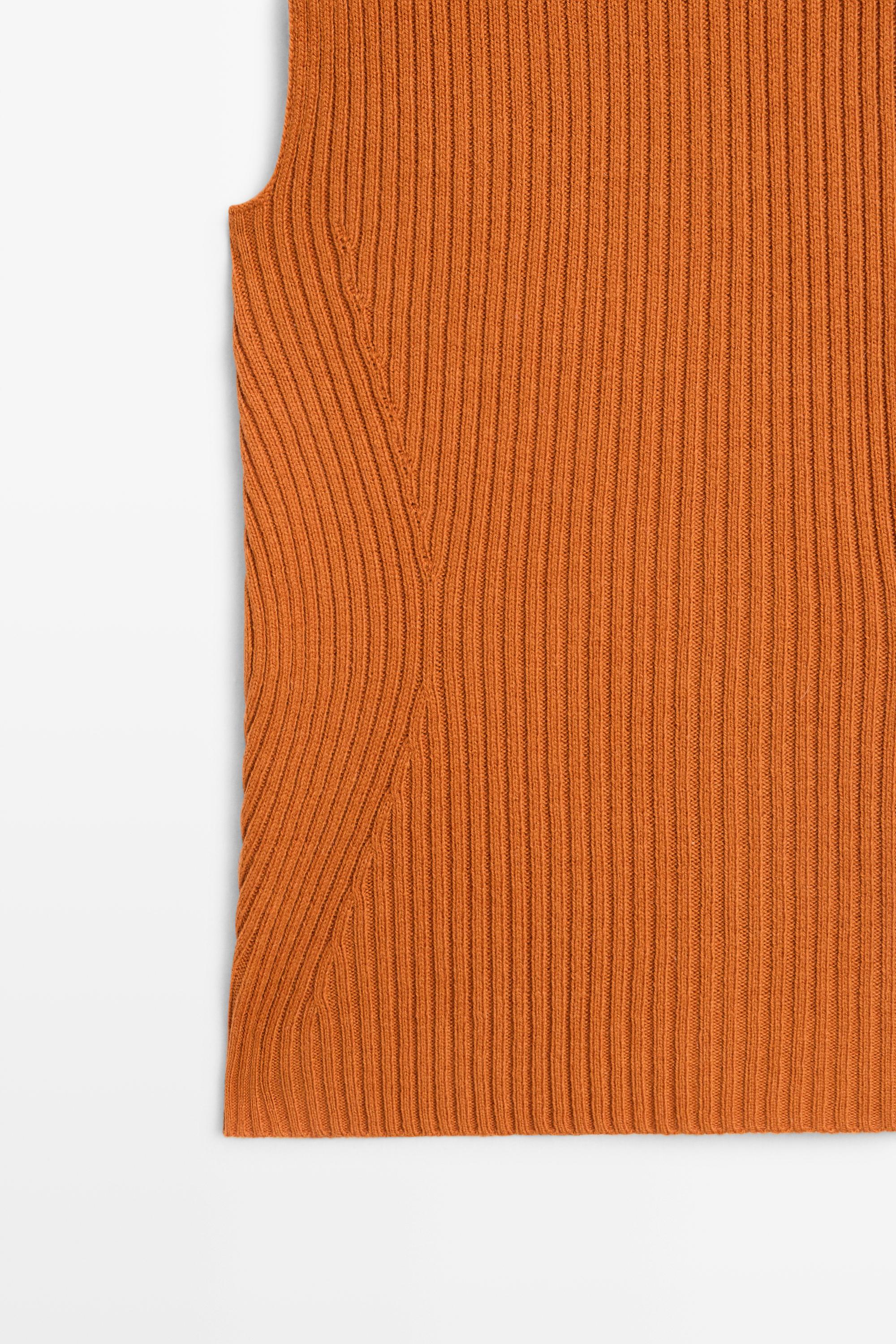 Ribbed turtleneck knit top — BURNT ORANGE