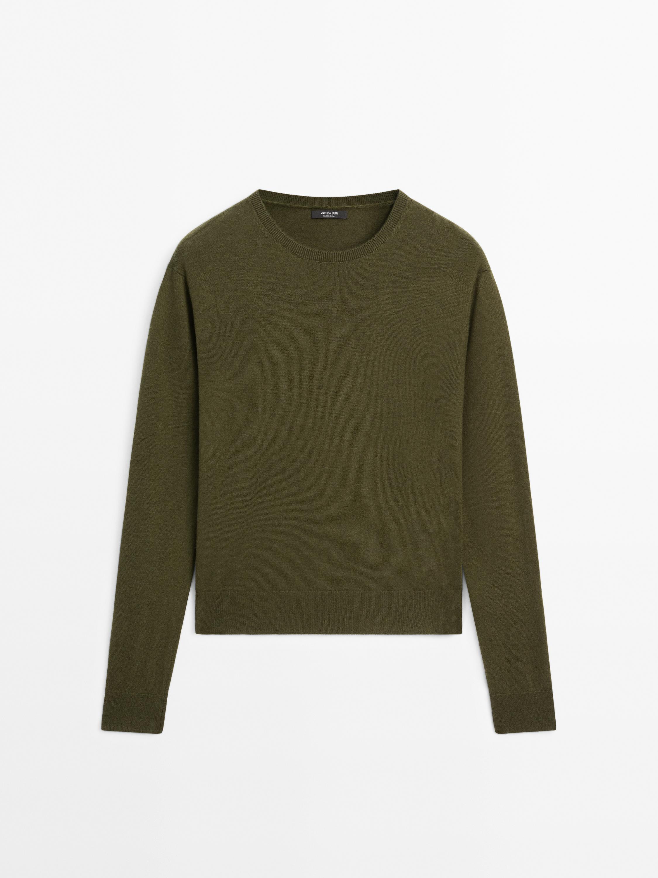 Knitted jumper round neck with wool