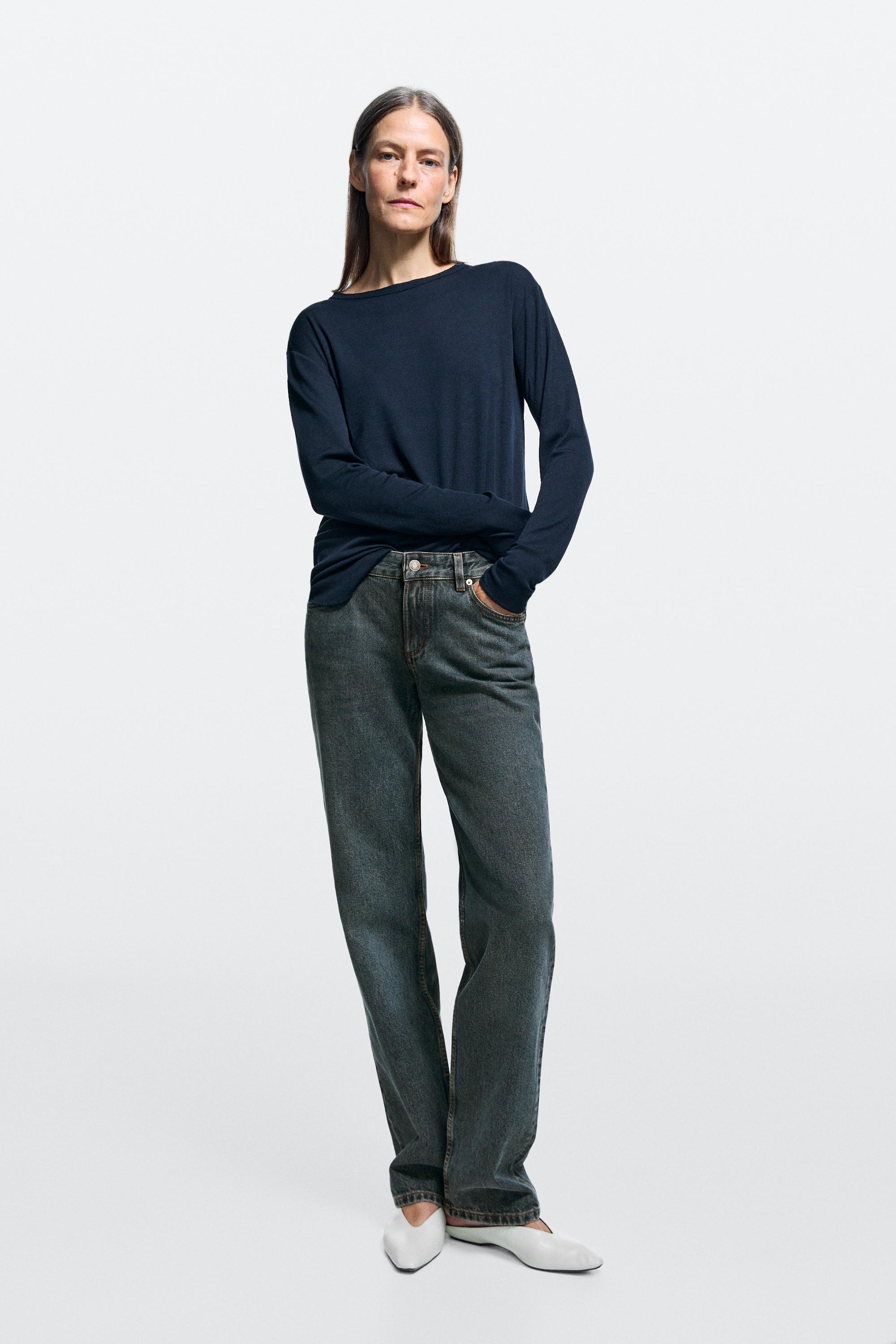 Low-rise straight-leg jeans