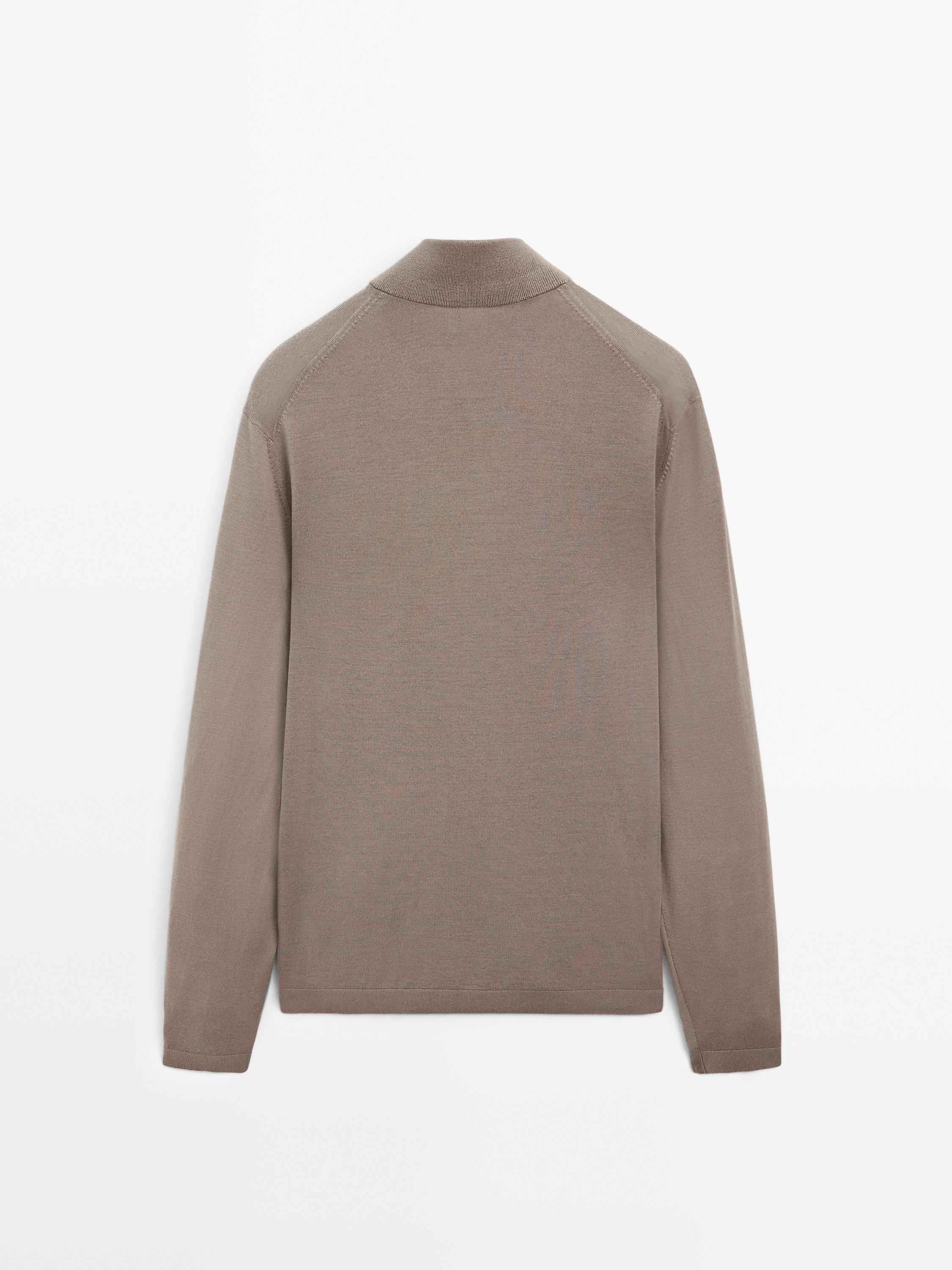 Mock turtleneck sweater in 100% merino wool