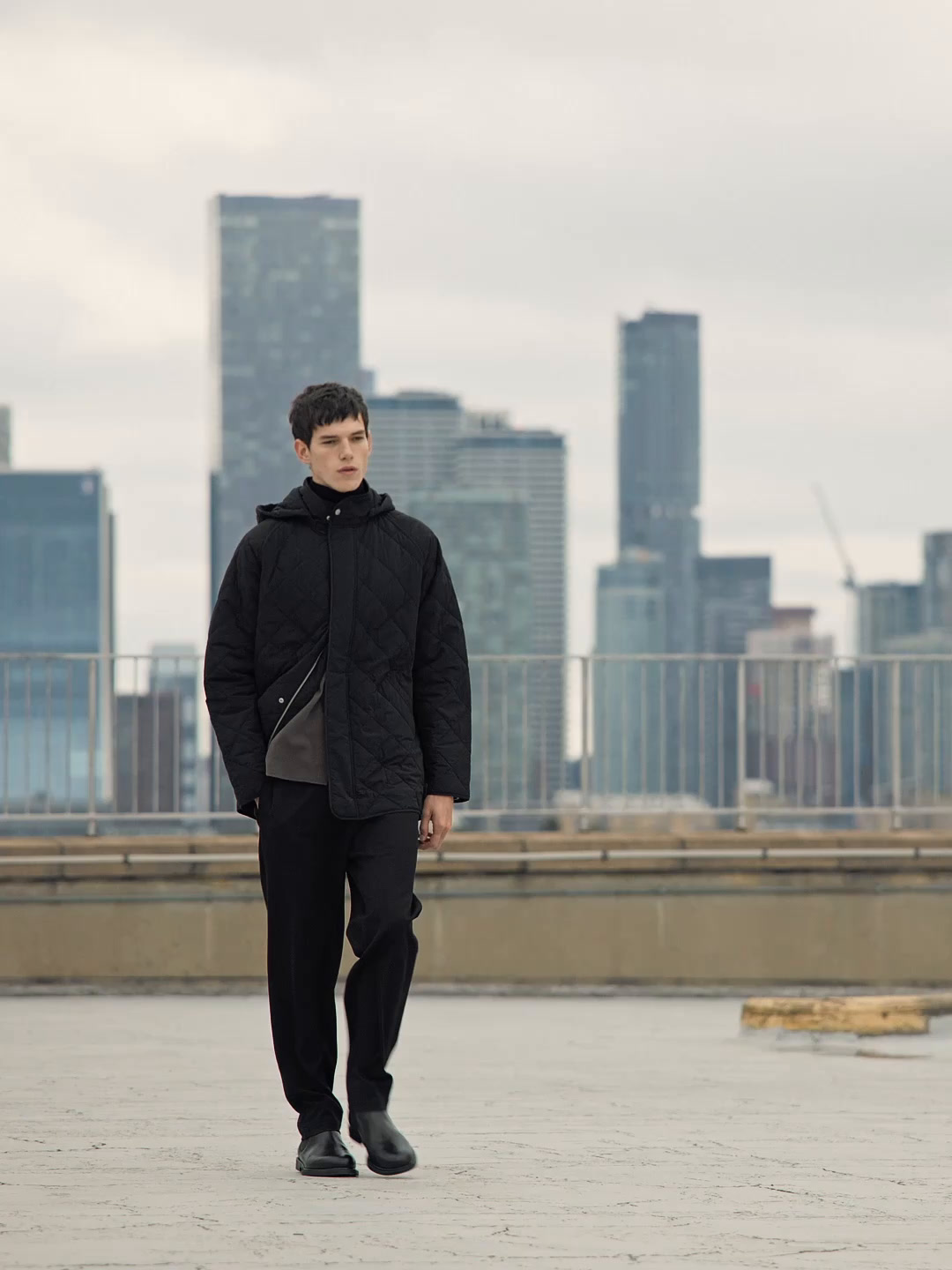 Water-repellent puffer jacket