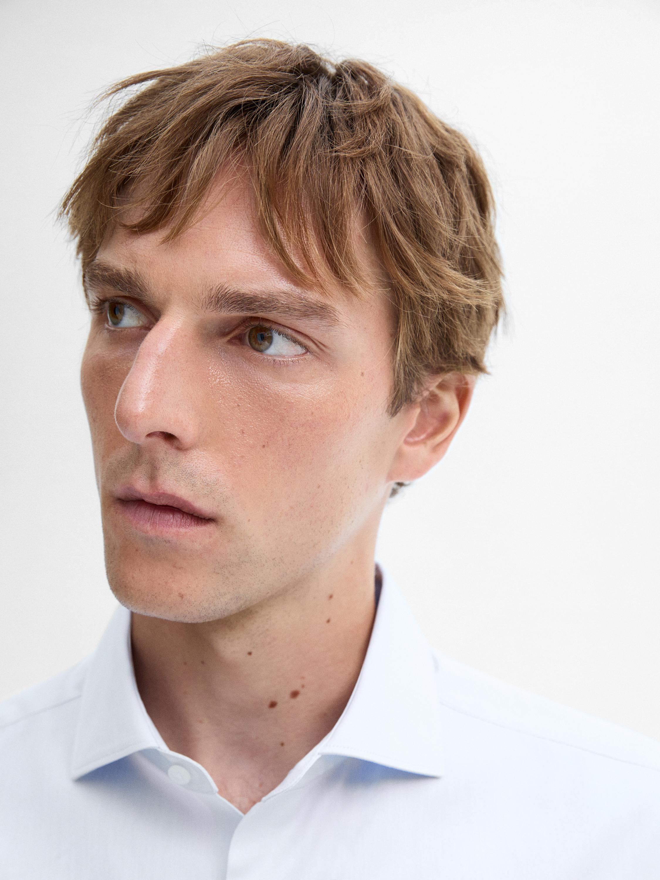 Slim fit cotton shirt with double cuffs