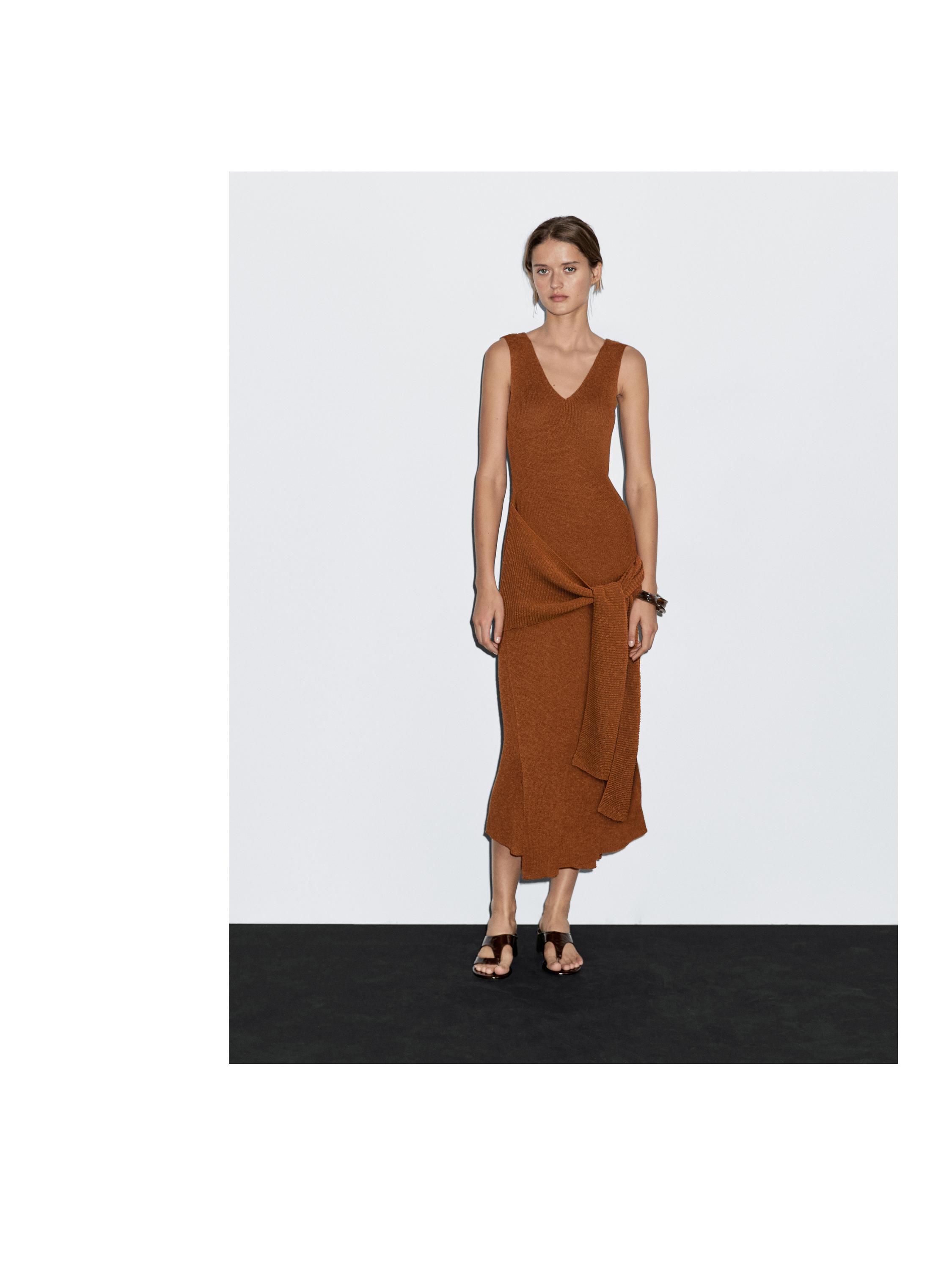 【Massimo Dutti】Long pleated knit dress Long pleated knit dress · Black · Caps And Hats | Massimo Dutti