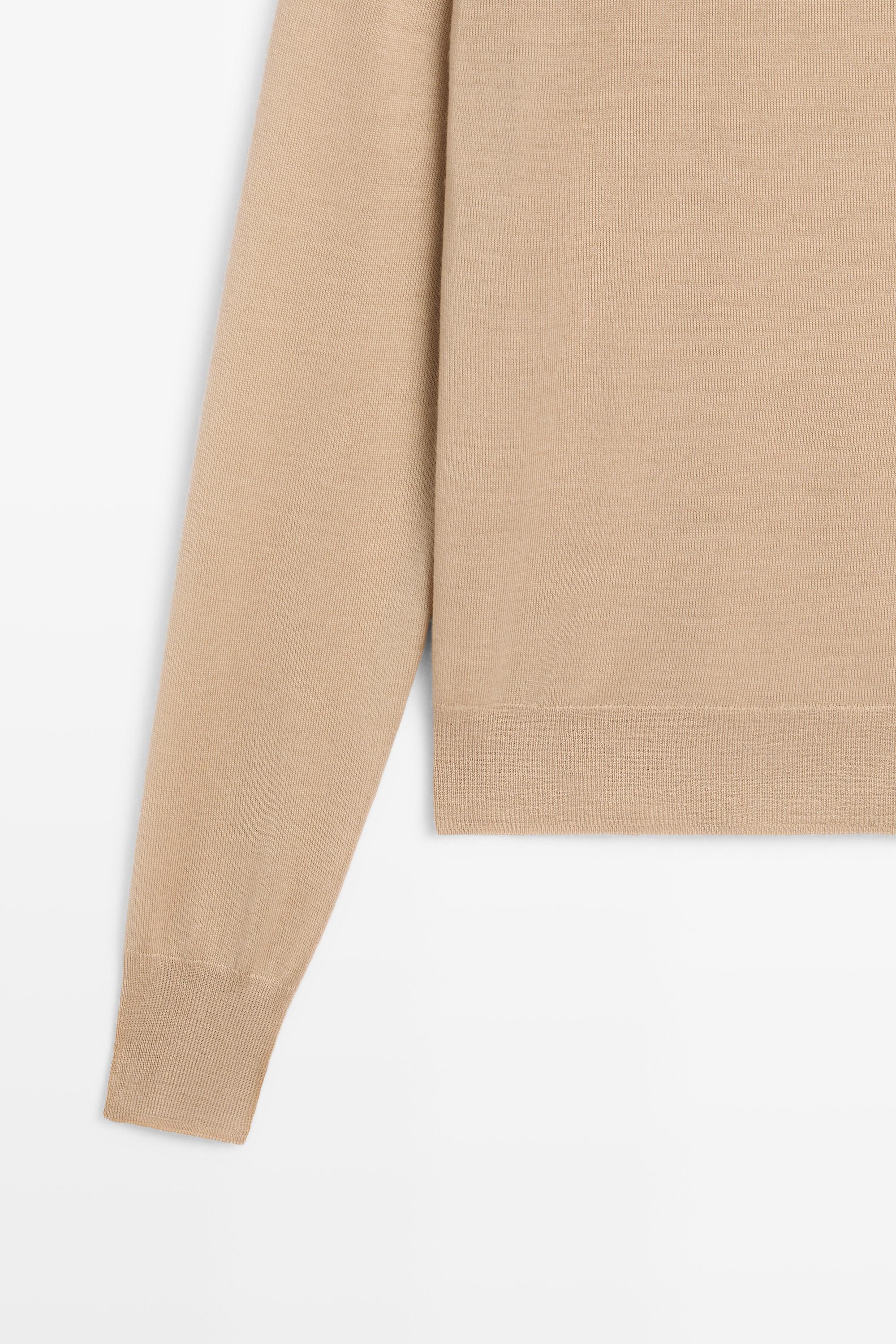 100% wool knit round neck sweater — CAMEL