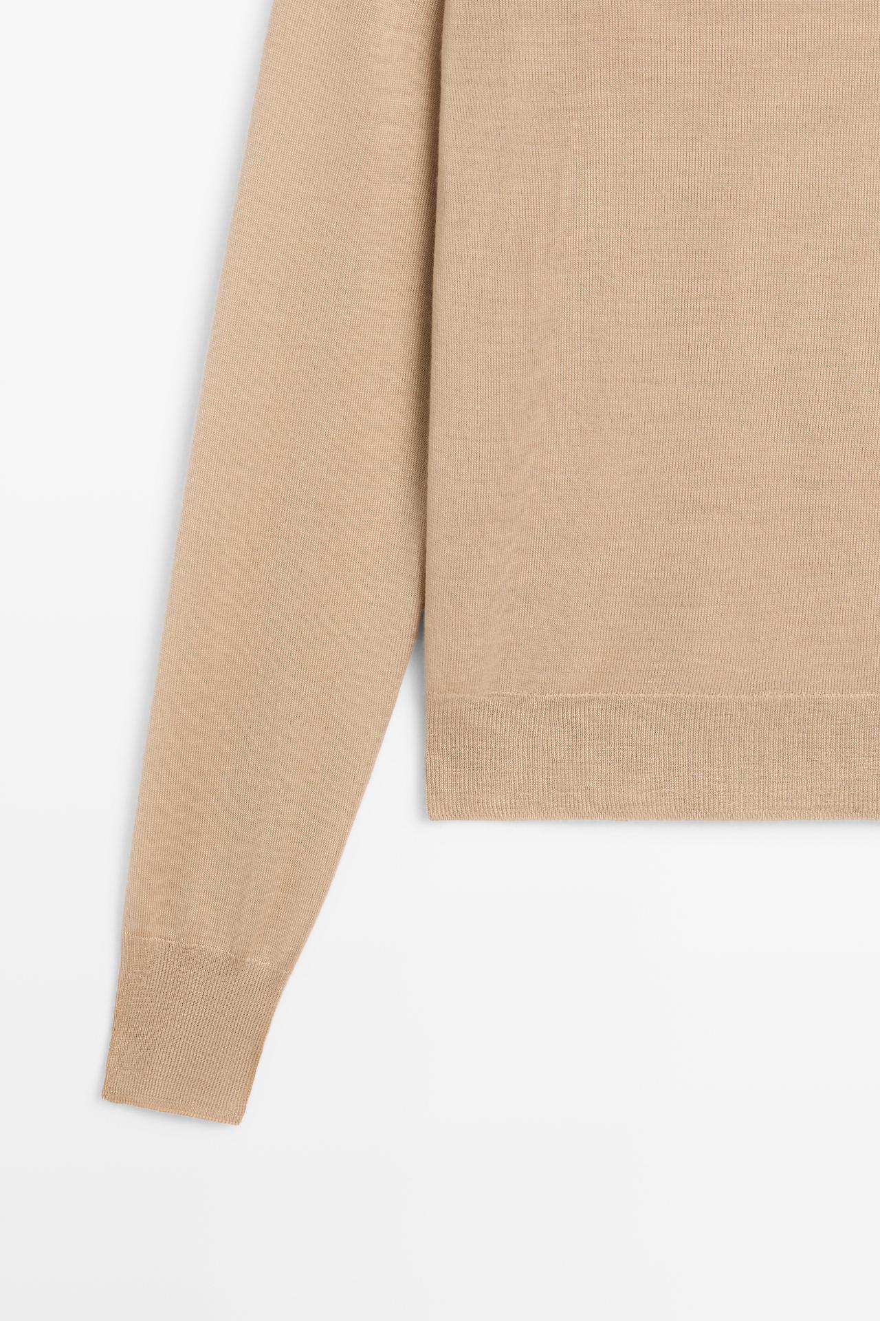 100% wool knit round neck sweater — CAMEL