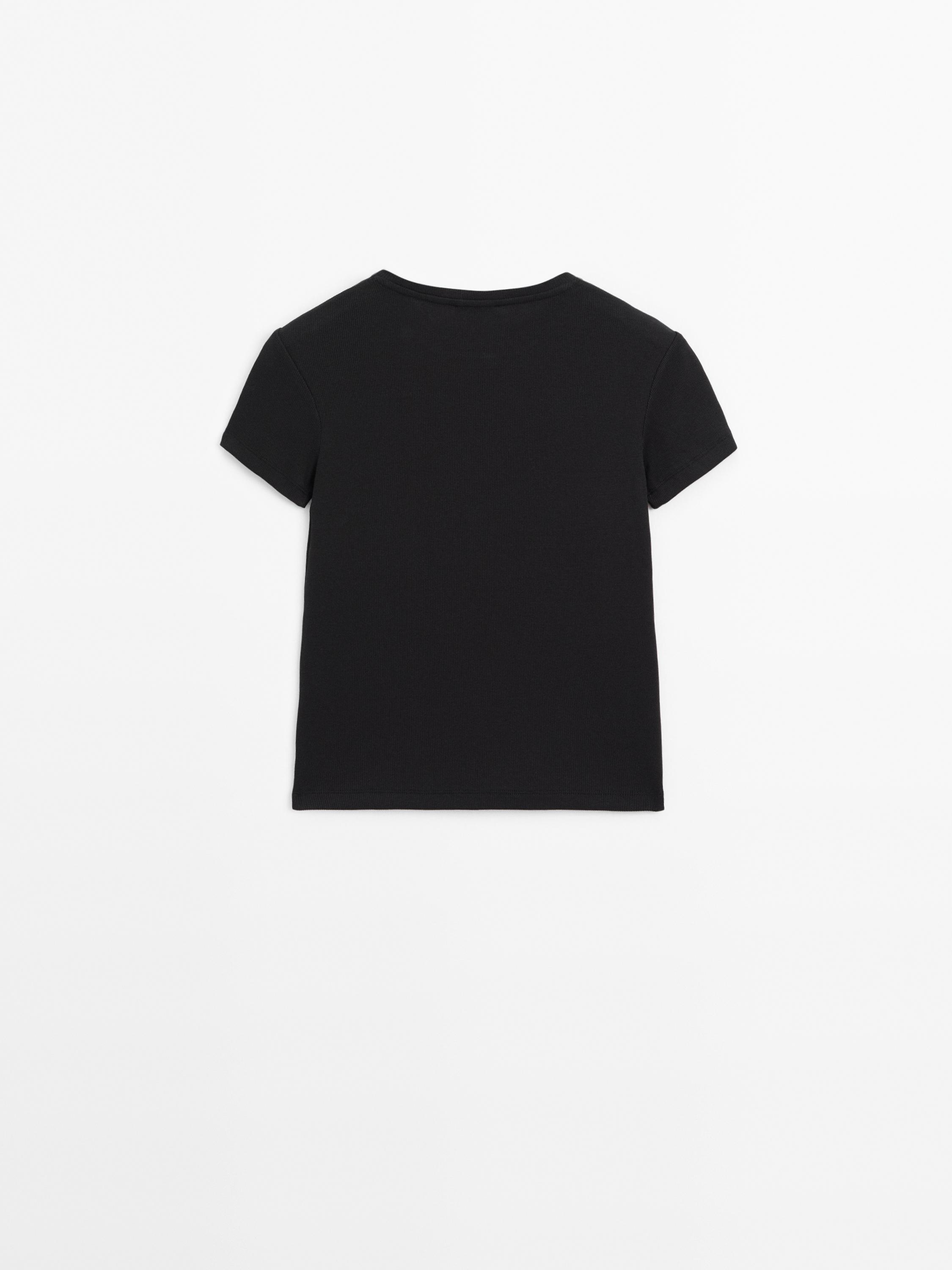 T-shirt 100 % coton à bord-côte et manches courtes