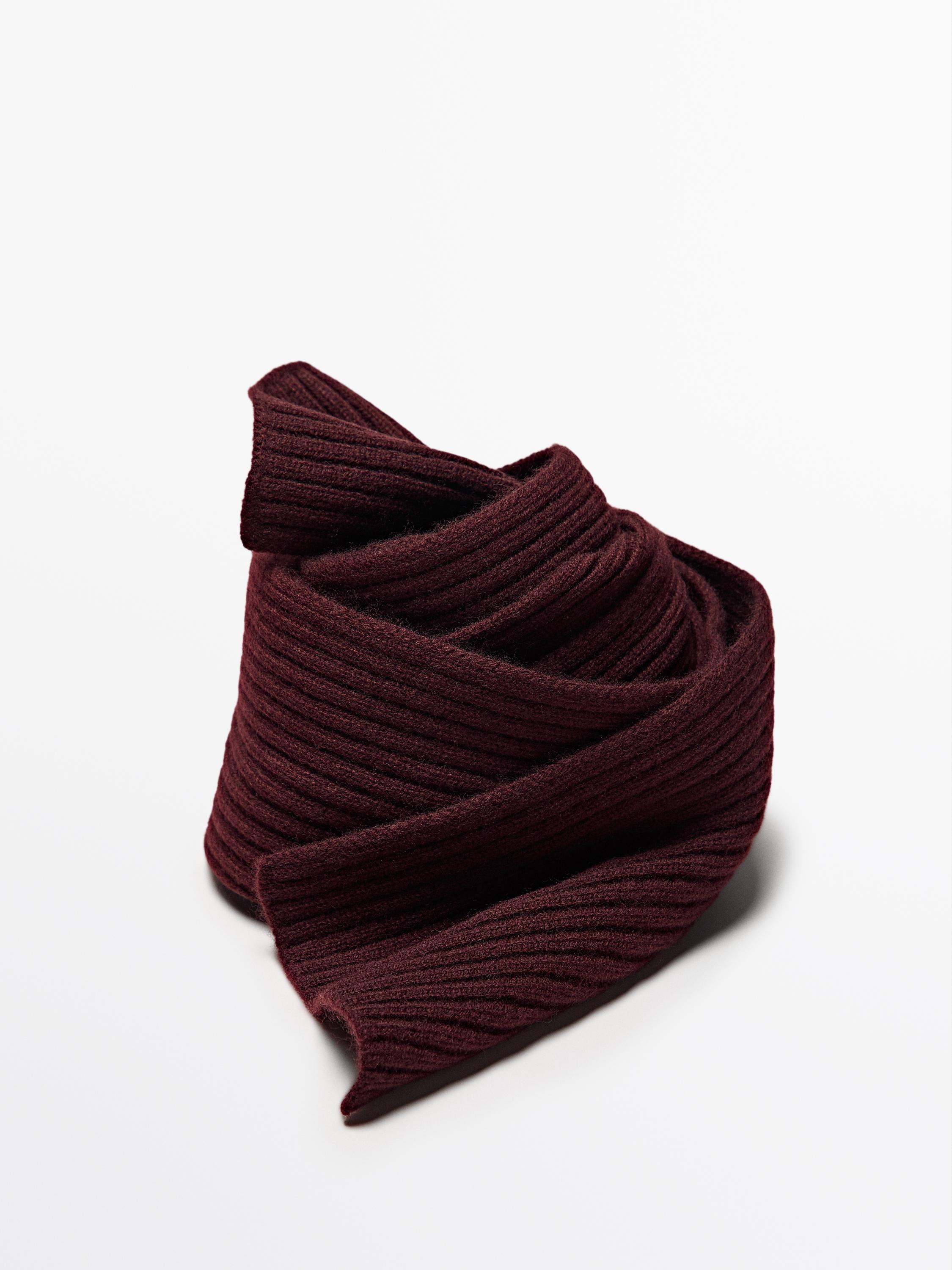 Fine ribbed fabric scarf