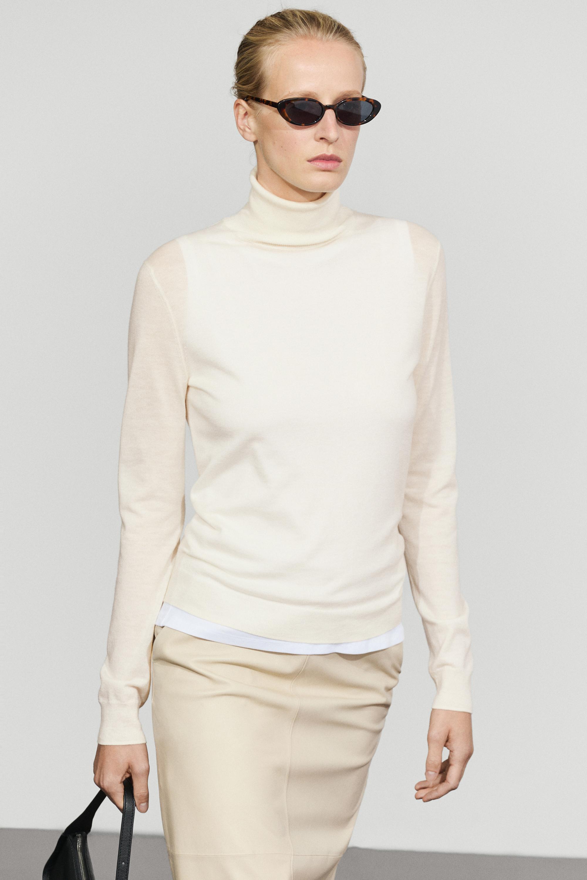 Pull en maille à col roulé et laine